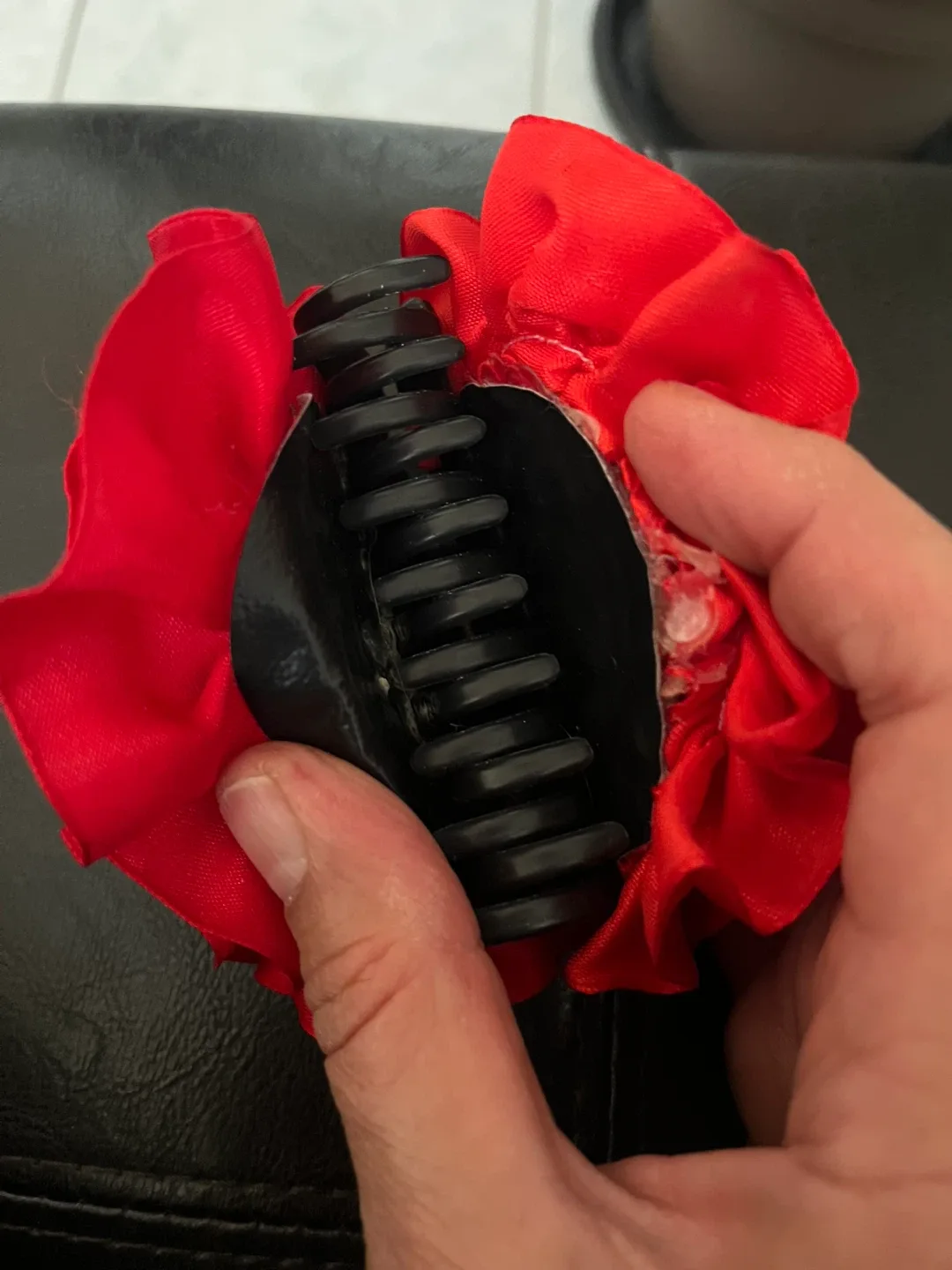 Red Rose Hair Claw Clip image indicator(4)