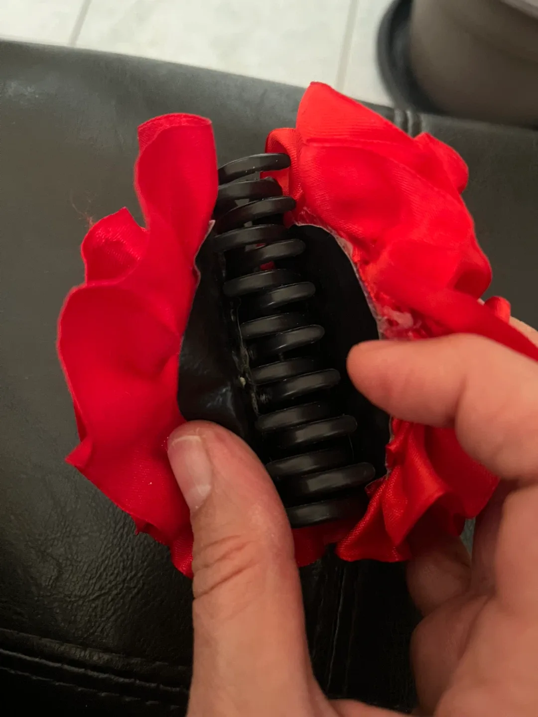Red Rose Hair Claw Clip image indicator(5)