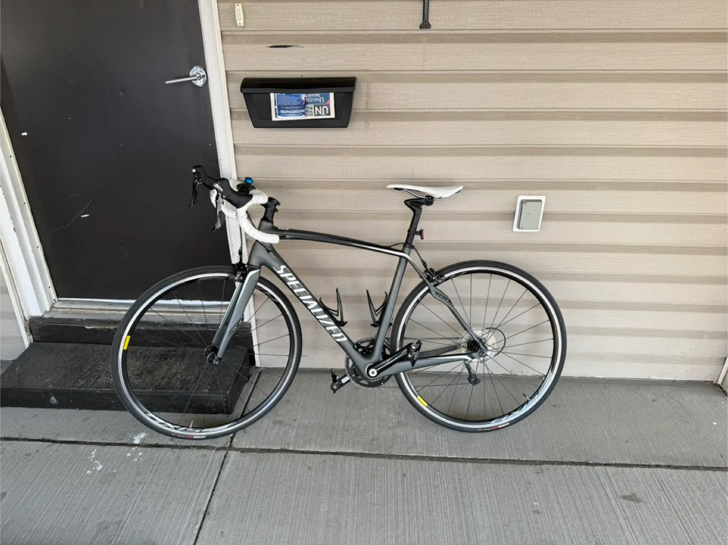 Specialized roubaix carbon frame