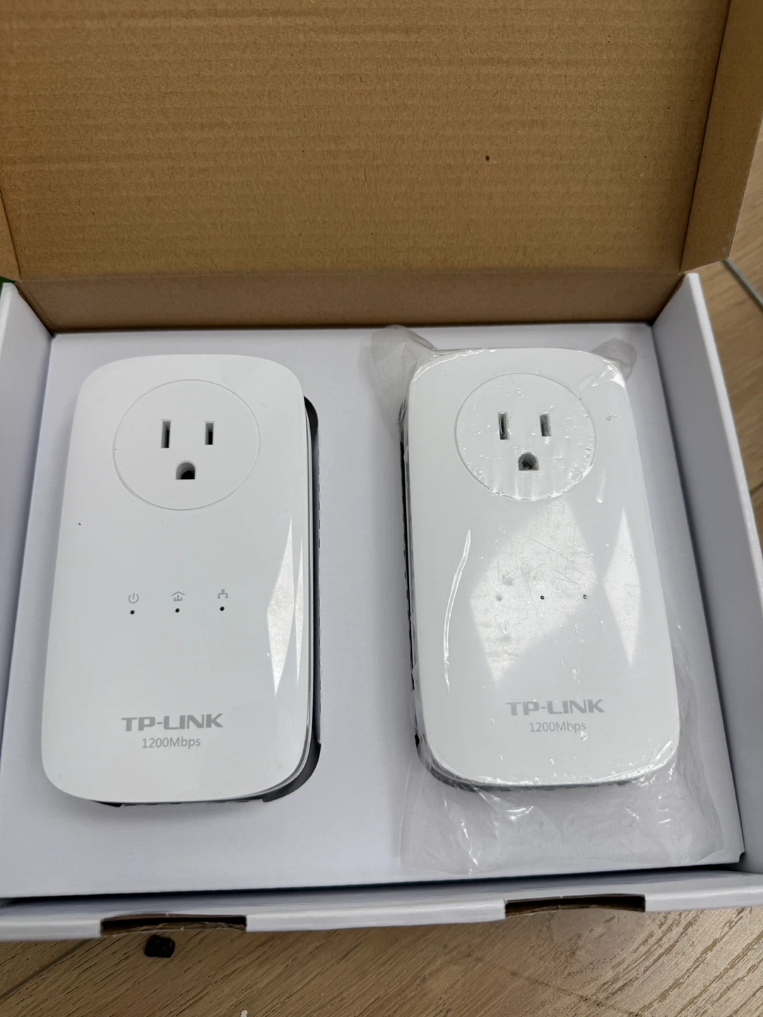 TP-Link AV1200 3-Port Gigabit Powerline Starter Kit - photo 2