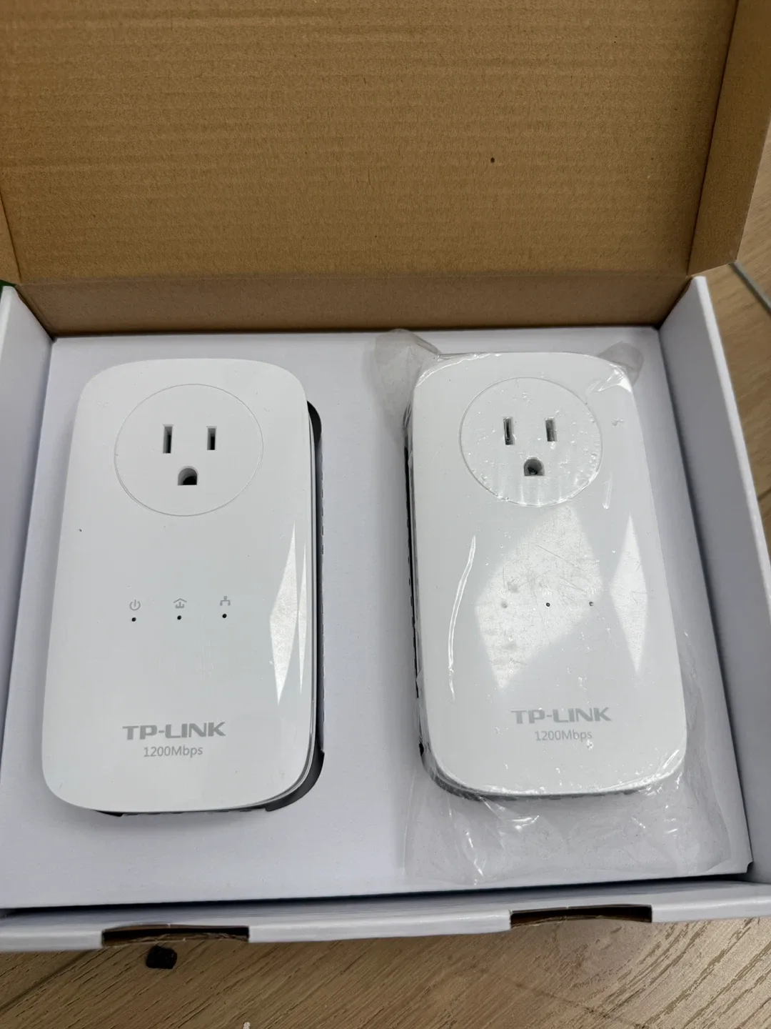 TP-Link AV1200 3-Port Gigabit Powerline Starter Kit image indicator(2)
