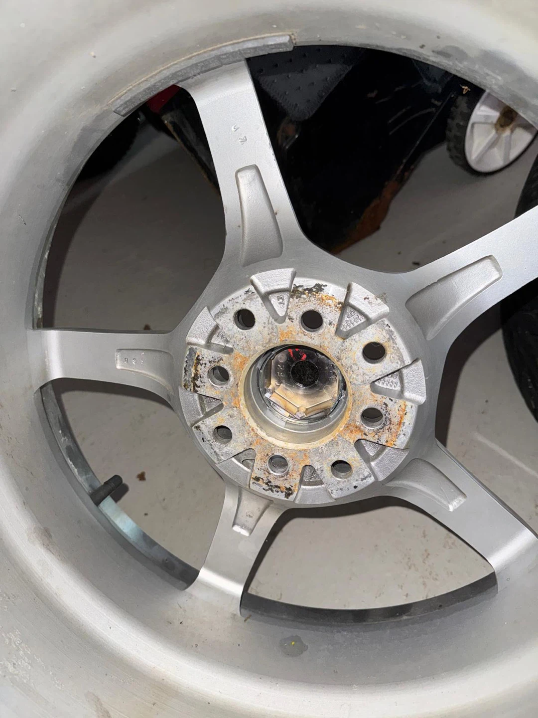Silver 4 spoke universal