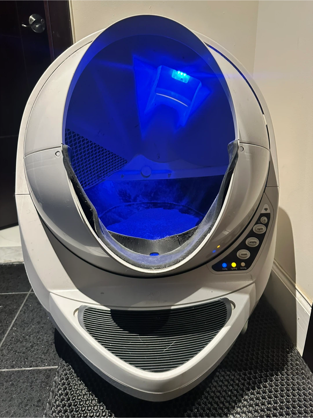 Litter-Robot 3 Connect Automatic Self-Cleaning Litter Box - photo 3