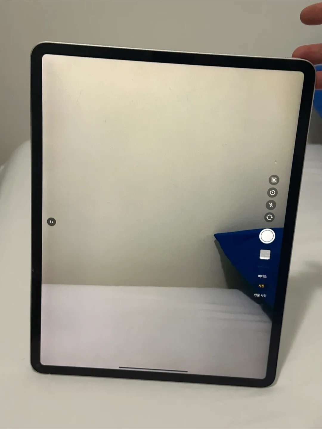 iPad Pro 12.9-inch 4th Gen + Pencil image indicator(5)