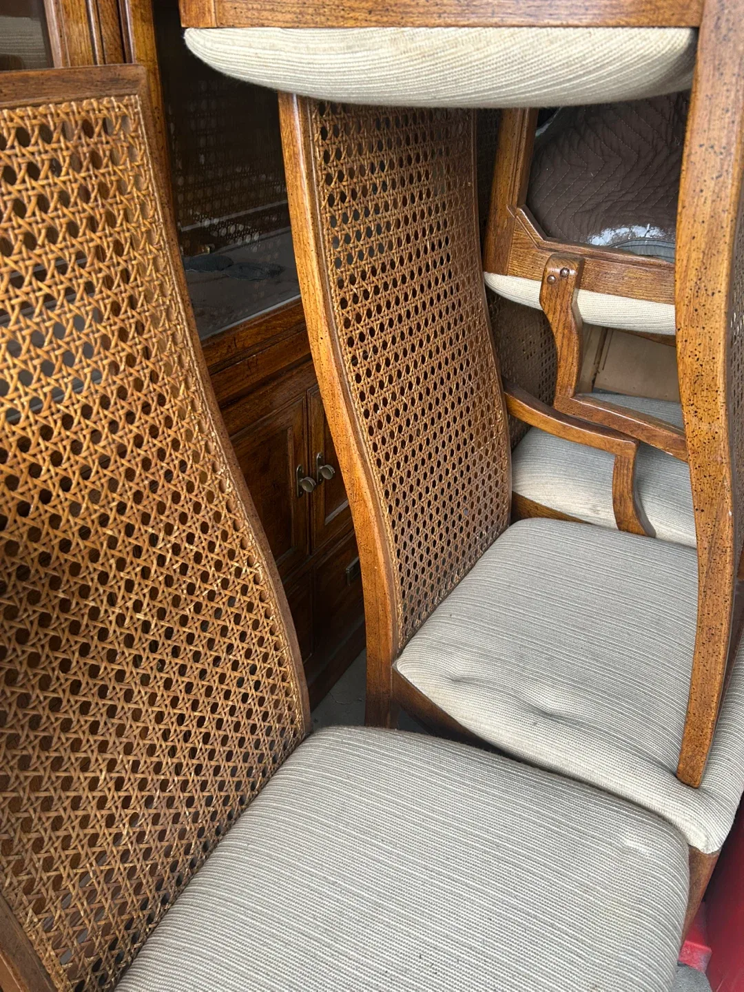 Thomasville Oval Dining Table w 6 Chairs image indicator(2)