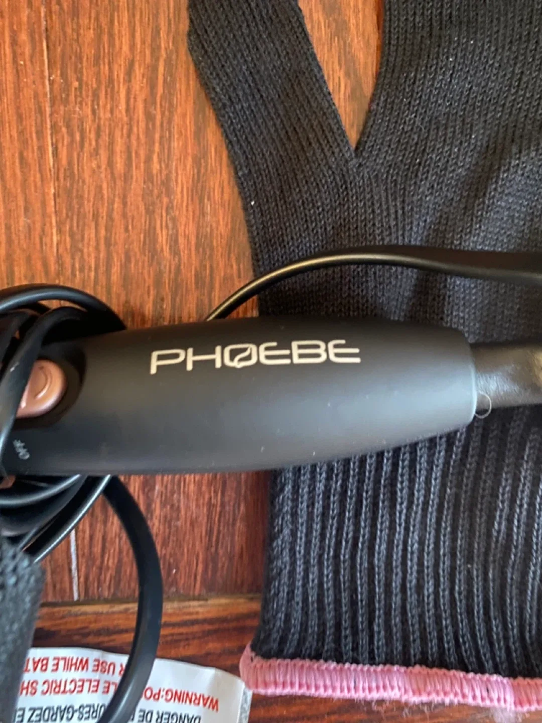 Phoebe Curling Iron with Glove & Pouch image indicator(3)