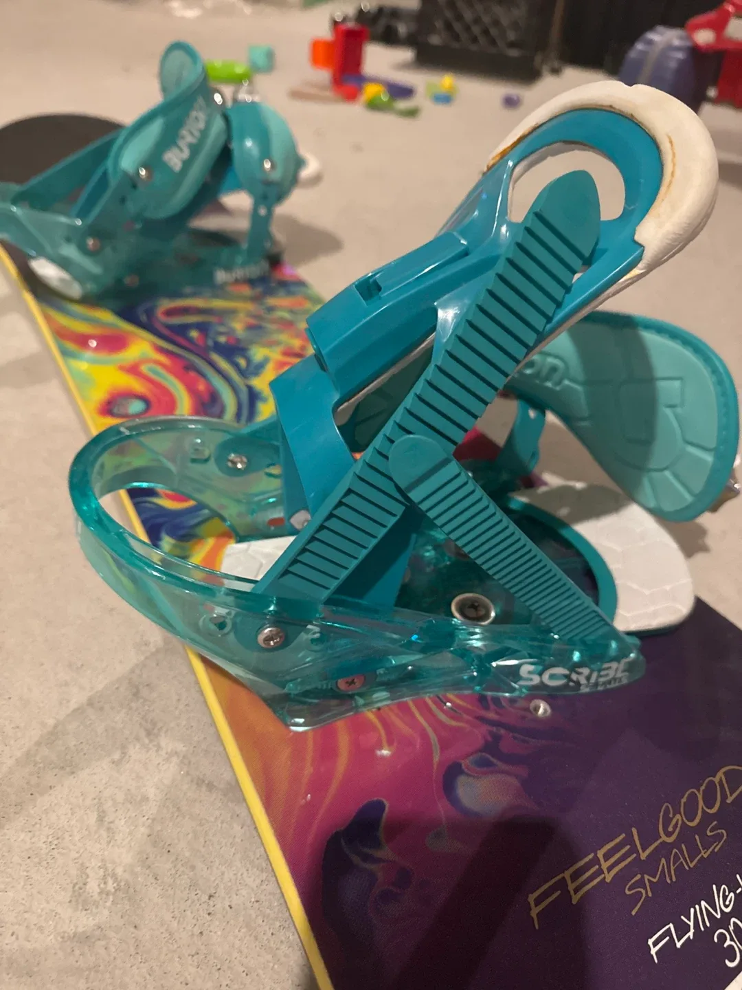 Burton Feelgood Smalls Flying-V 30 Snowboard image indicator(3)