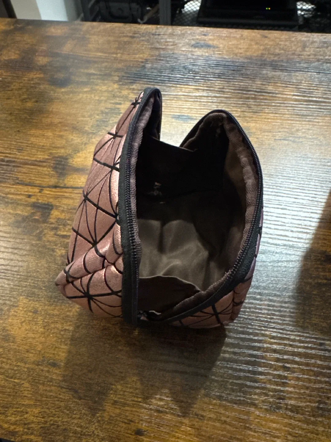 Pink Geometric Makeup Bag image indicator(3)