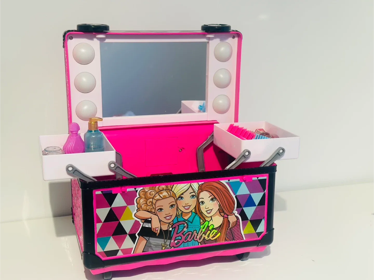 Barbie Rolling Vanity Case - Pink image indicator(2)