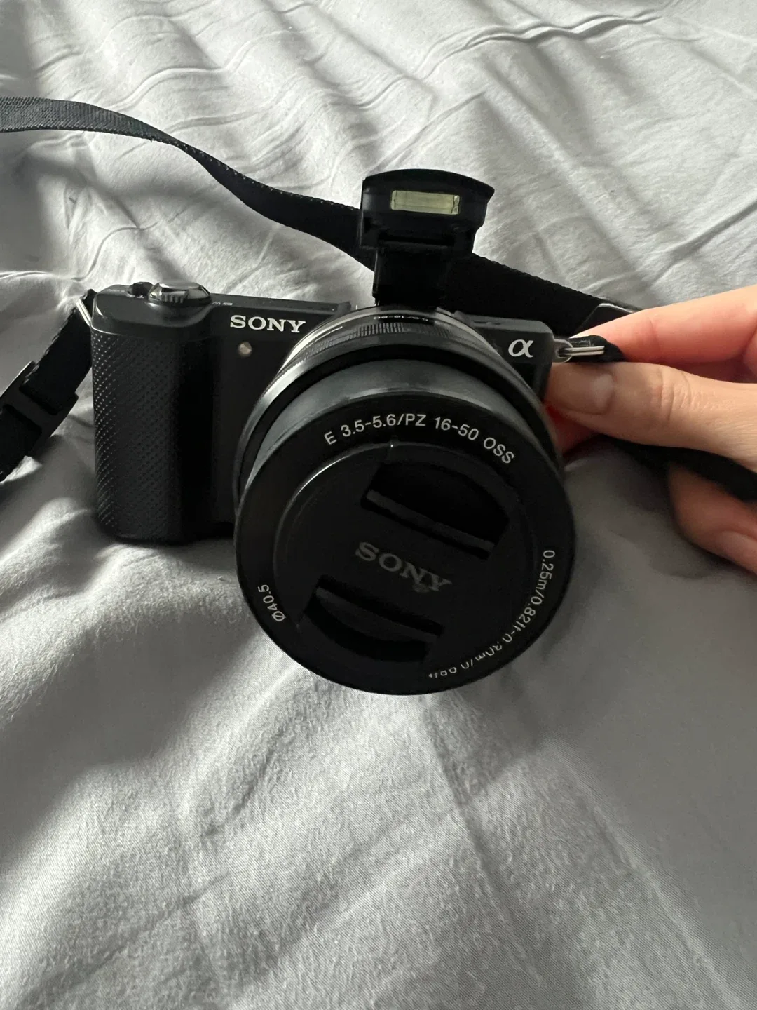 Sony Alpha a5000 Camera w/ 16-50mm Lens image indicator(8)