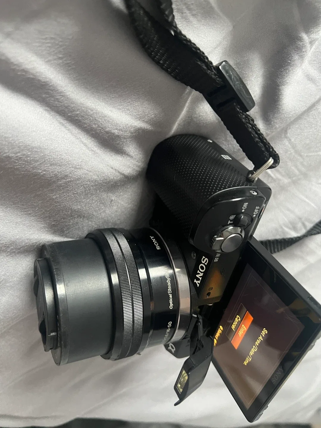 Sony Alpha a5000 Camera w/ 16-50mm Lens image indicator(9)