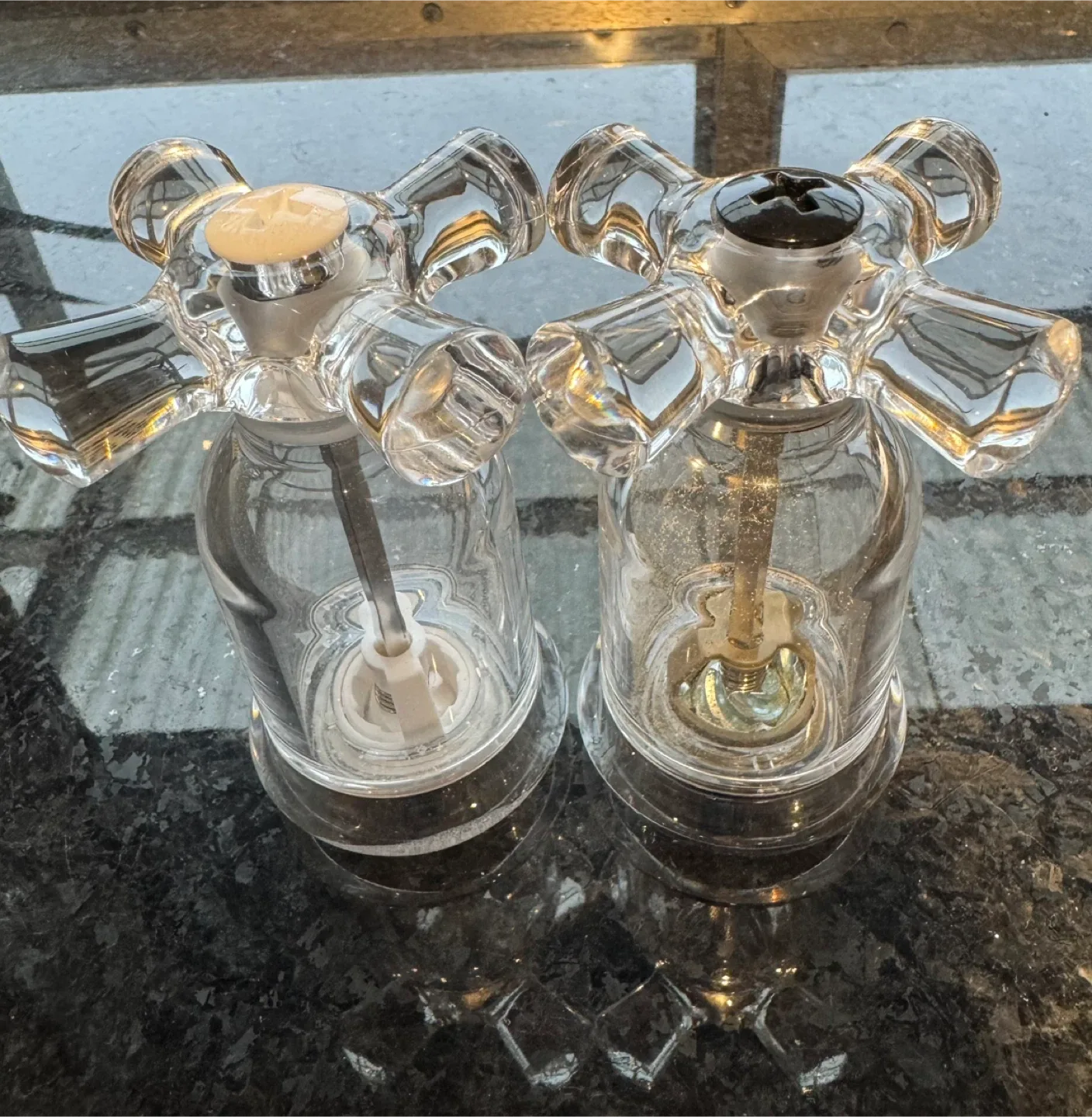 Pair of Clear Acrylic salt and pepper dispensers thumbnail