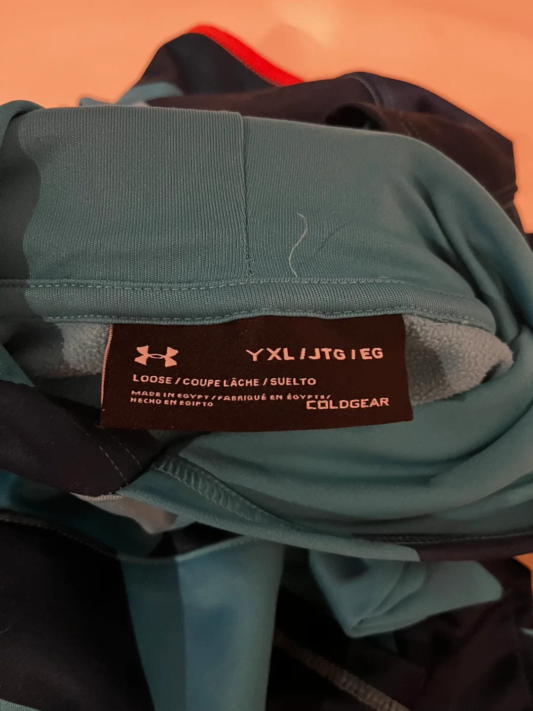 Under Armour Youth XL Hoodie image indicator(2)