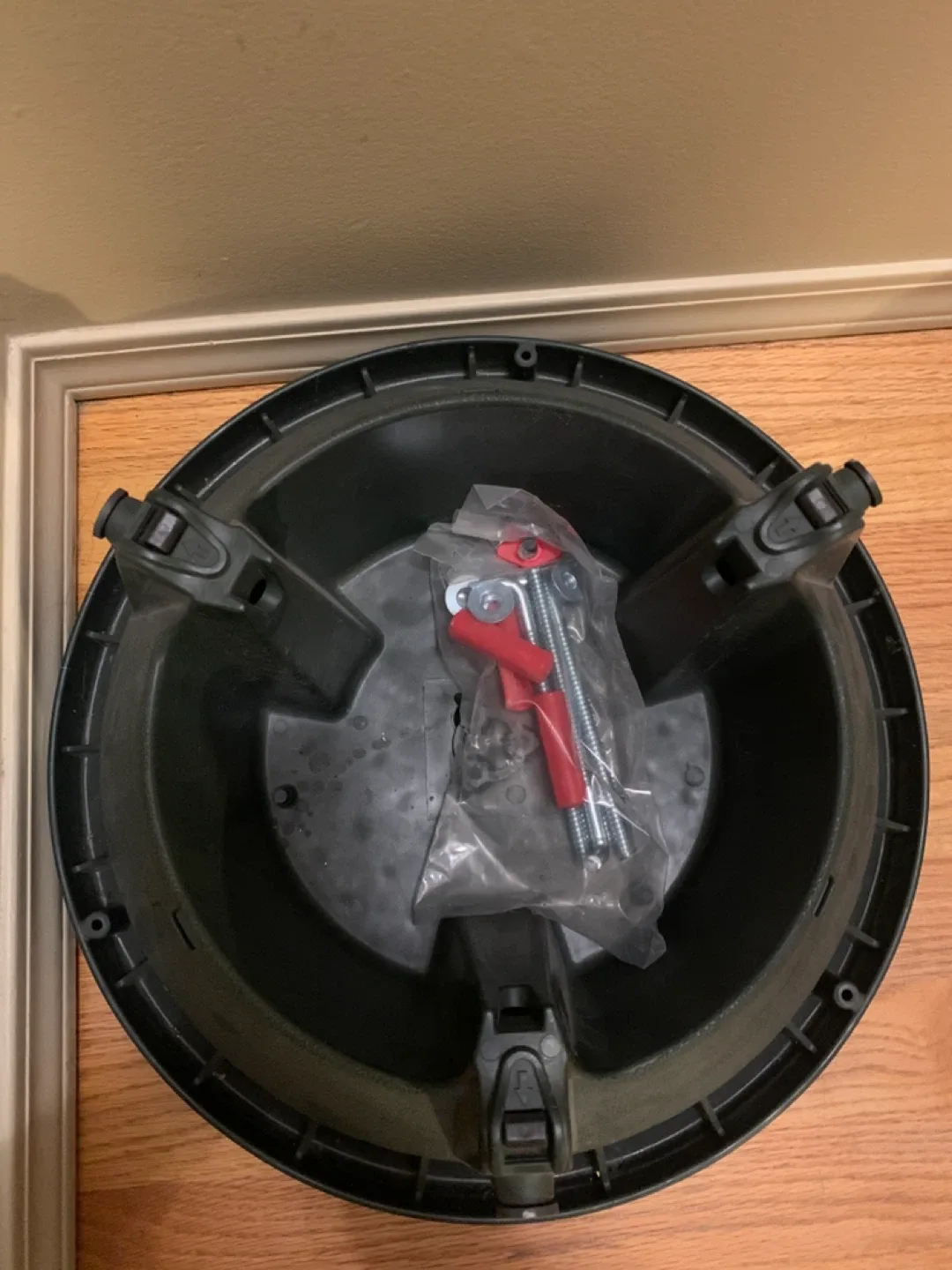 Christmas Tree Stand with Hardware 🥕