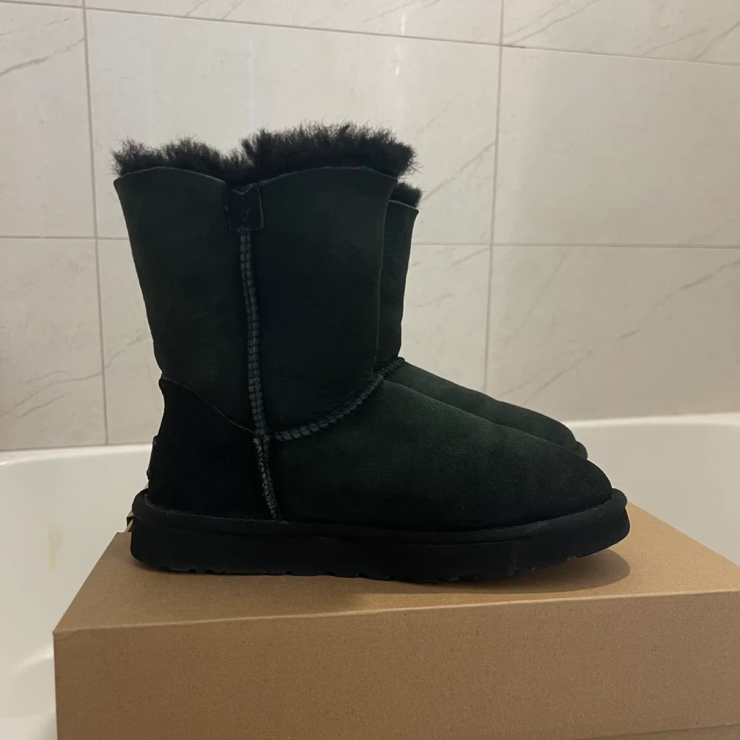 (Retail $270)UGG Bailey Button II Boots WMNS "Black" image indicator(4)