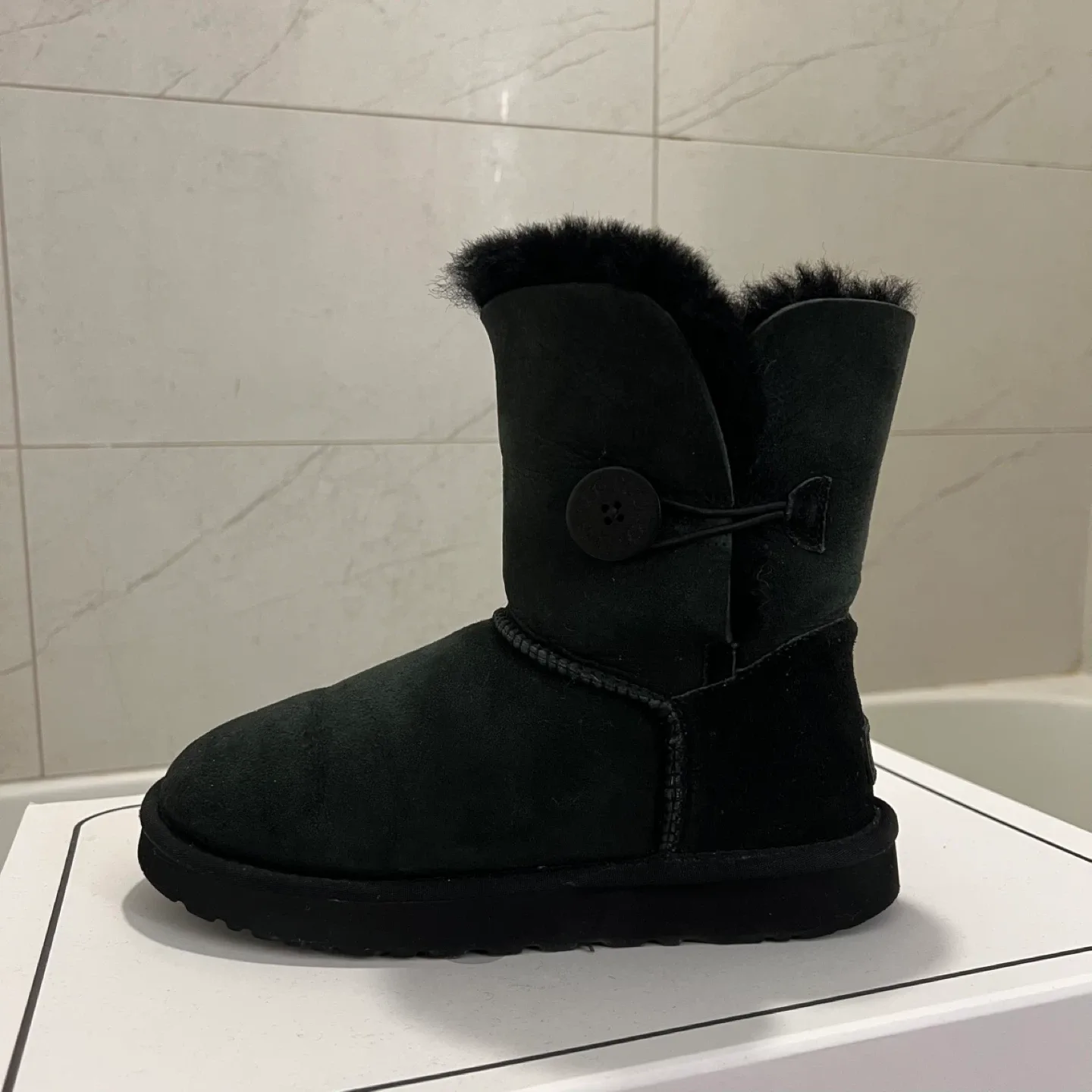 (Retail $270)UGG Bailey Button II Boots WMNS "Black" image indicator(5)