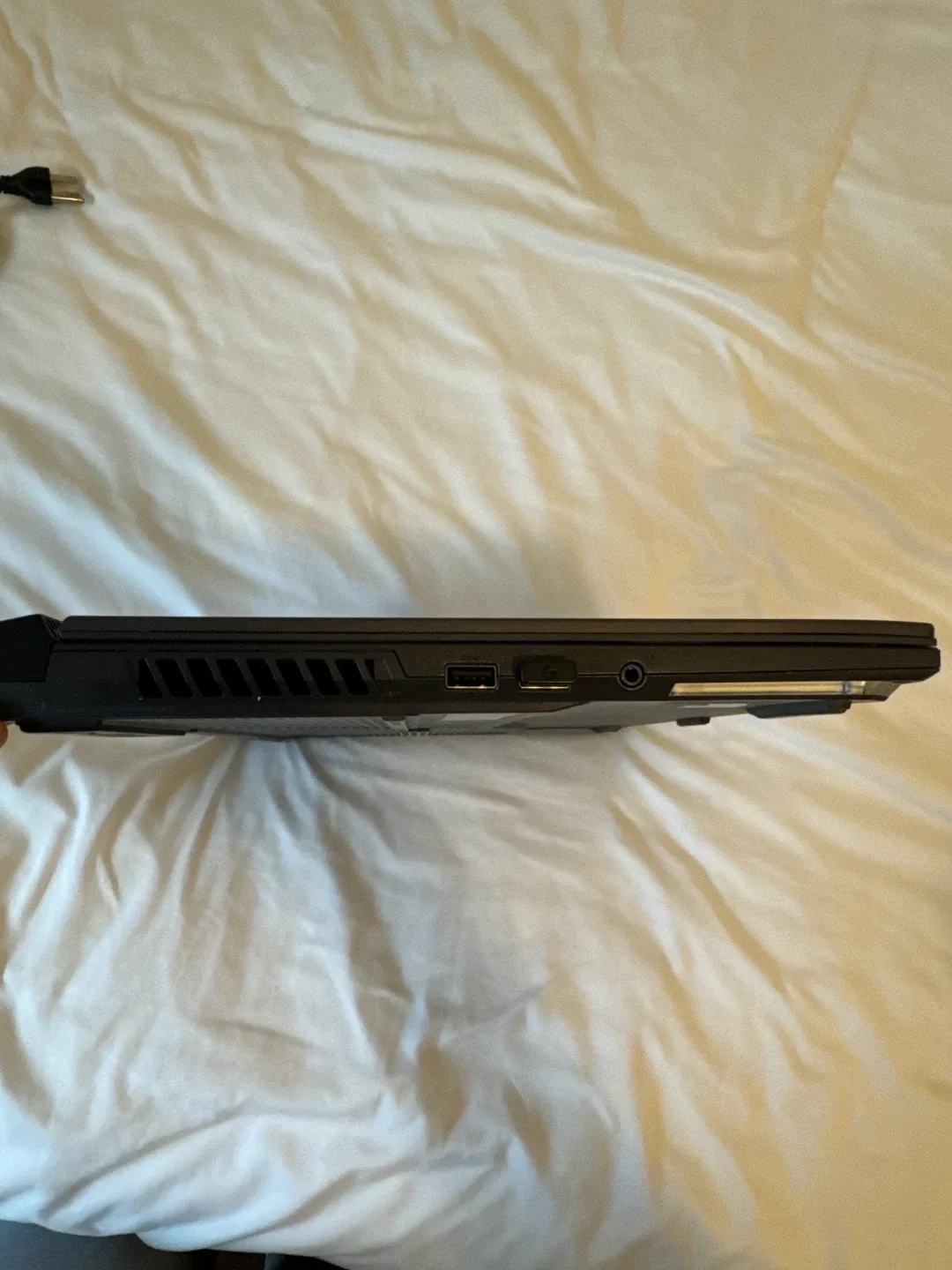 ASUS ROG Strix G15 Gaming Laptop image indicator(5)