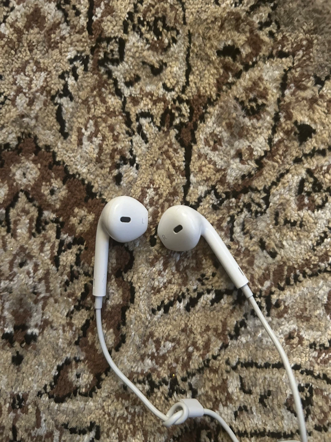 Apple EarPods with 3.5mm Headphone Plug