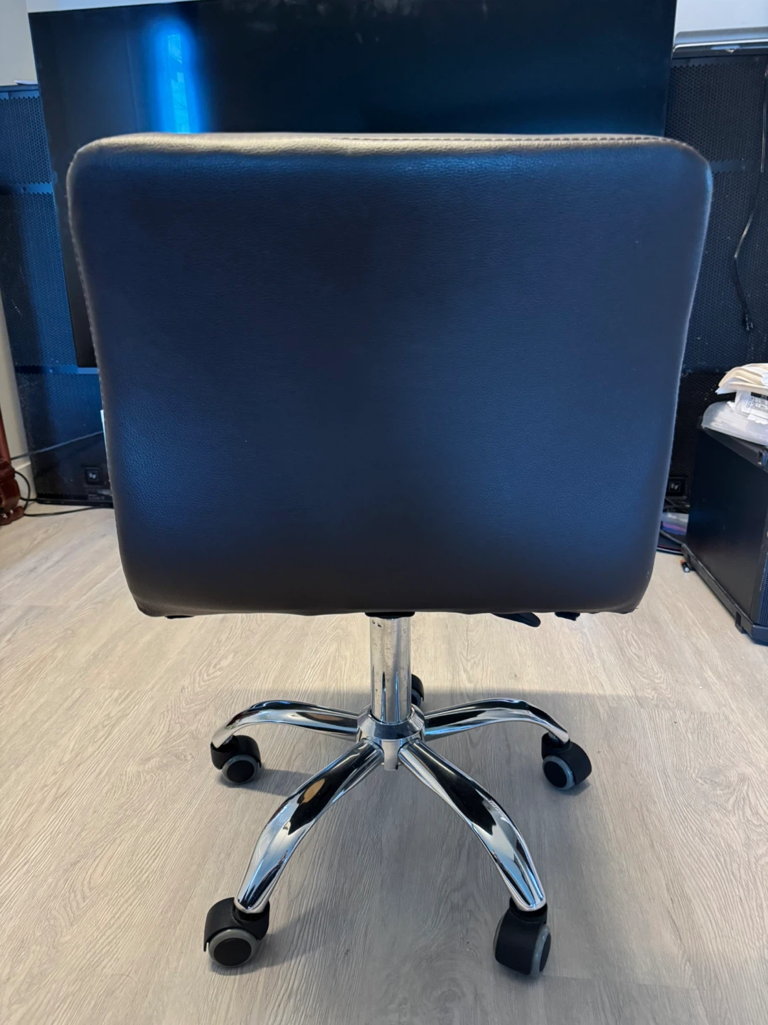 Brown Leather task chair - photo 4