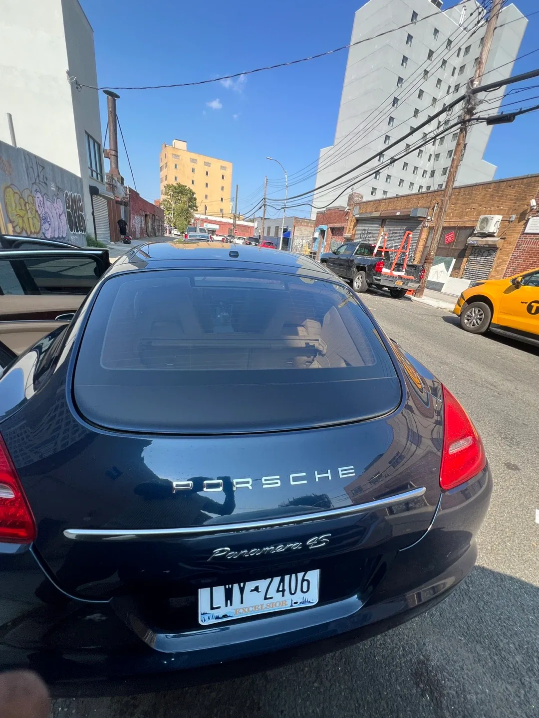 Porsche Panamera 4S image indicator(4)