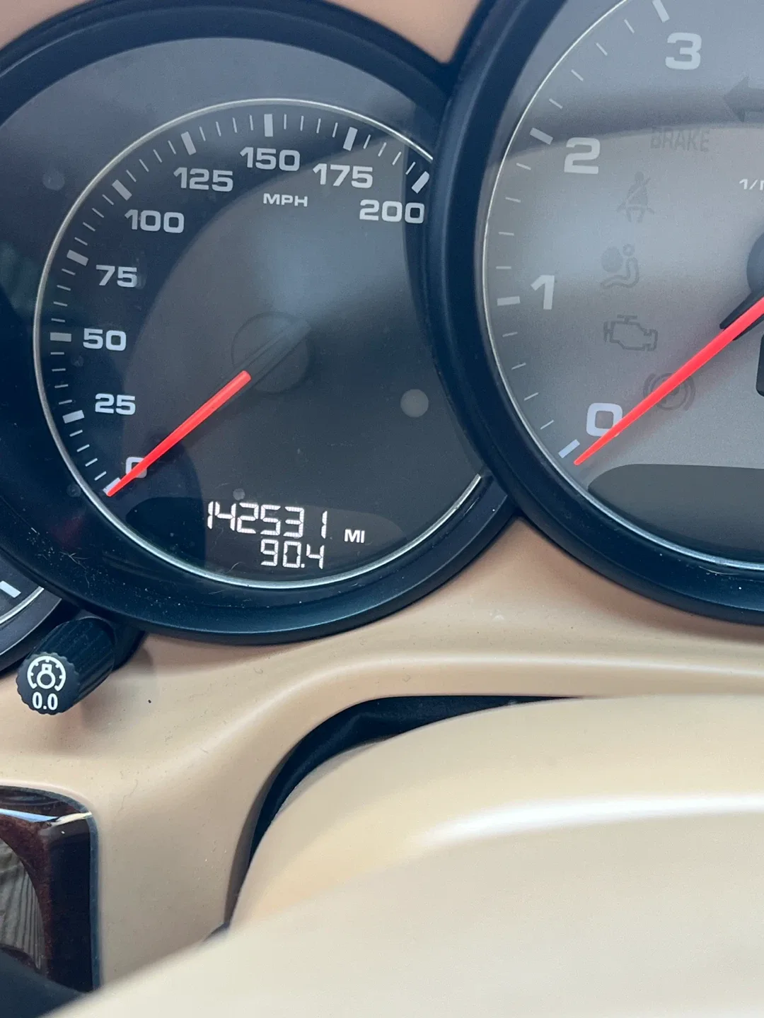Porsche Panamera 4S image indicator(9)