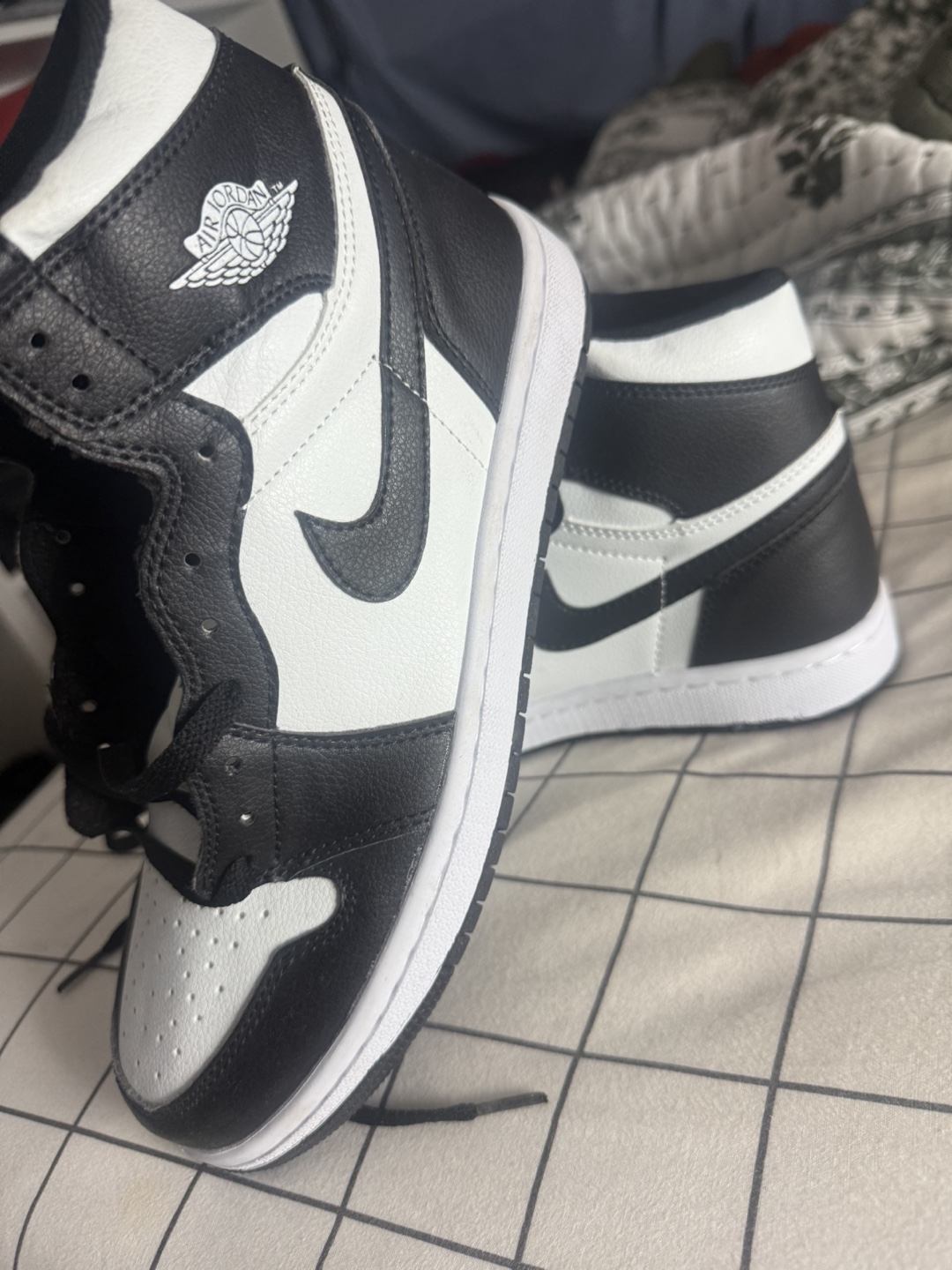 Air Jordan 1 Retro High OG Panda - photo 2