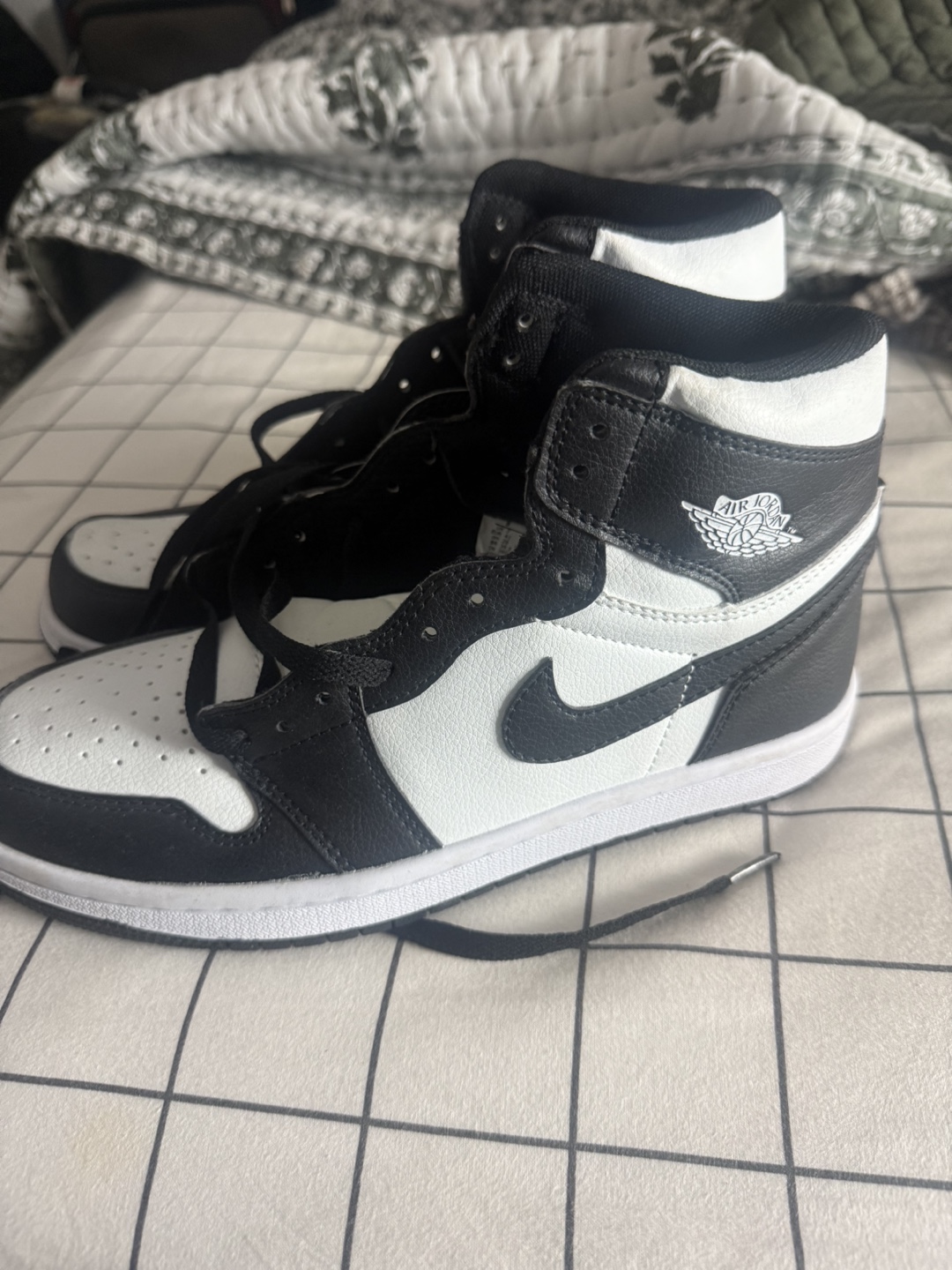 Air Jordan 1 Retro High OG Panda - photo 4