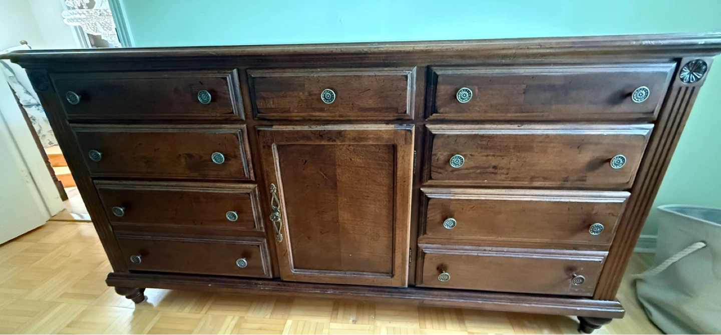 Wooden Dresser with 9 Drawers