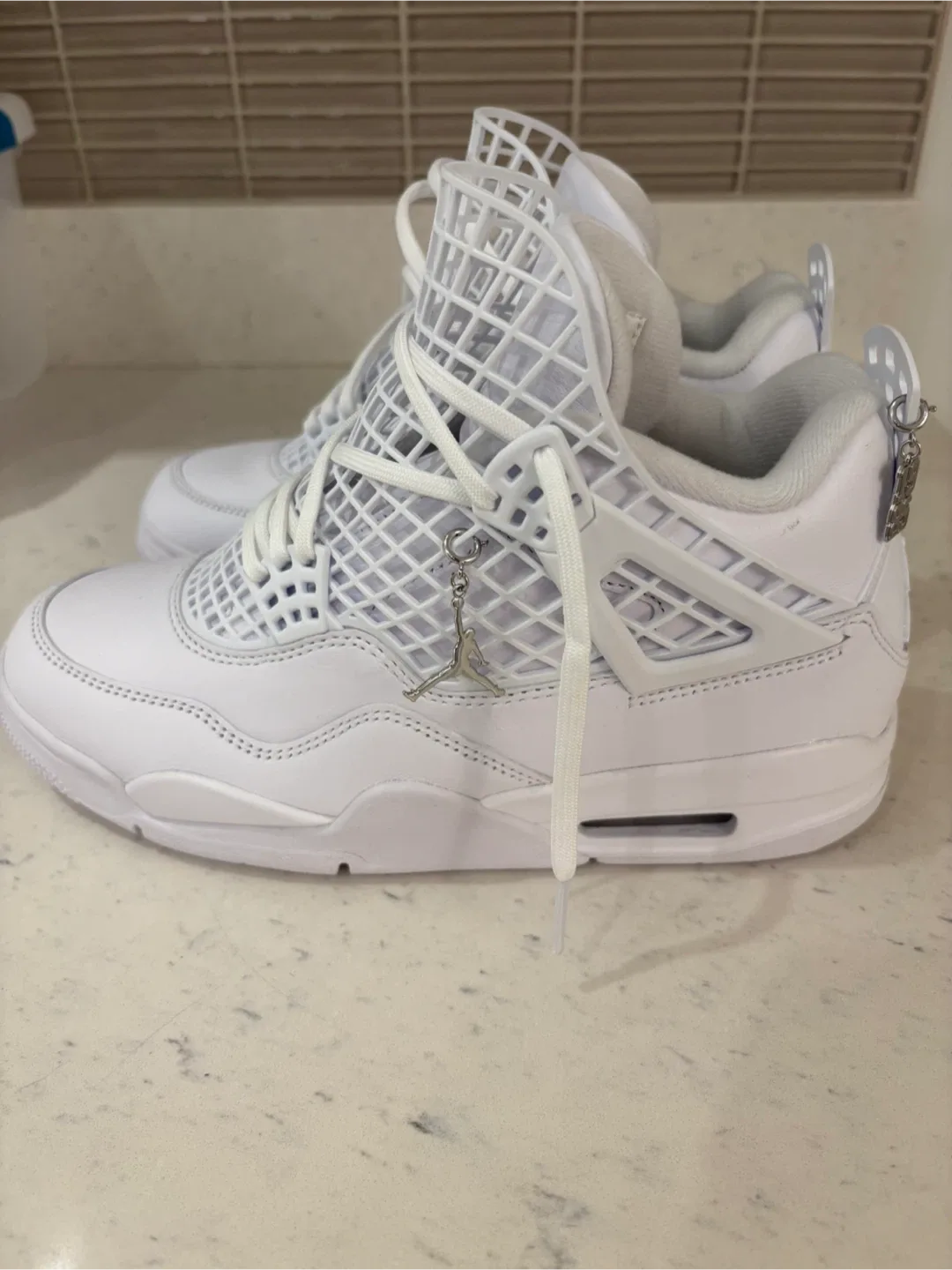 Nike Air Jordan thumbnail