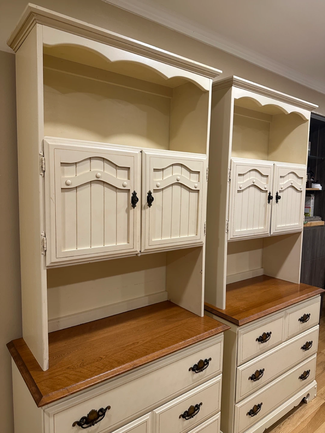 Vintage Solid Wood 2 Piece DROUIN Hutch Dressers (CAN DELIVER) - photo 2