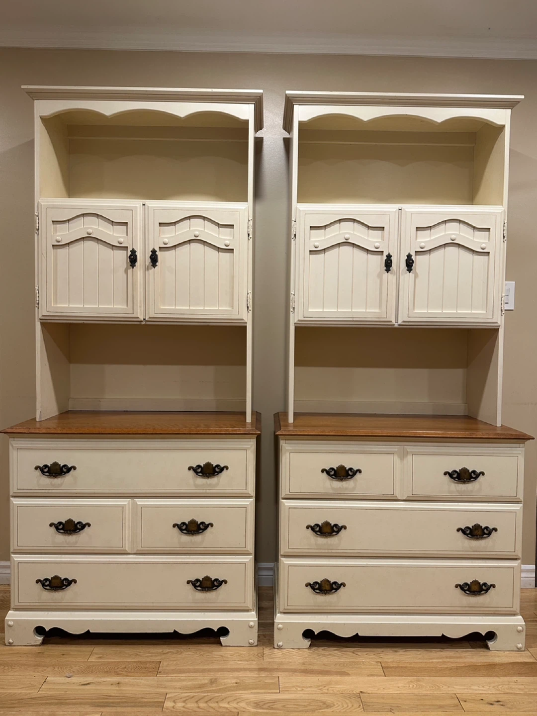 Vintage Solid Wood 2 Piece DROUIN Hutch Dressers (CAN DELIVER)