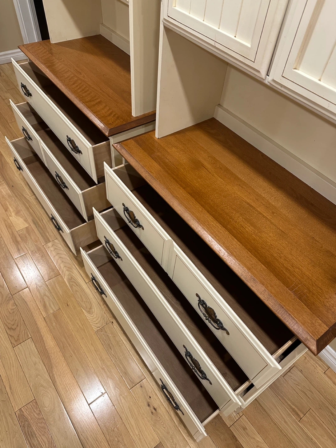 Vintage Solid Wood 2 Piece DROUIN Hutch Dressers (CAN DELIVER) - photo 4