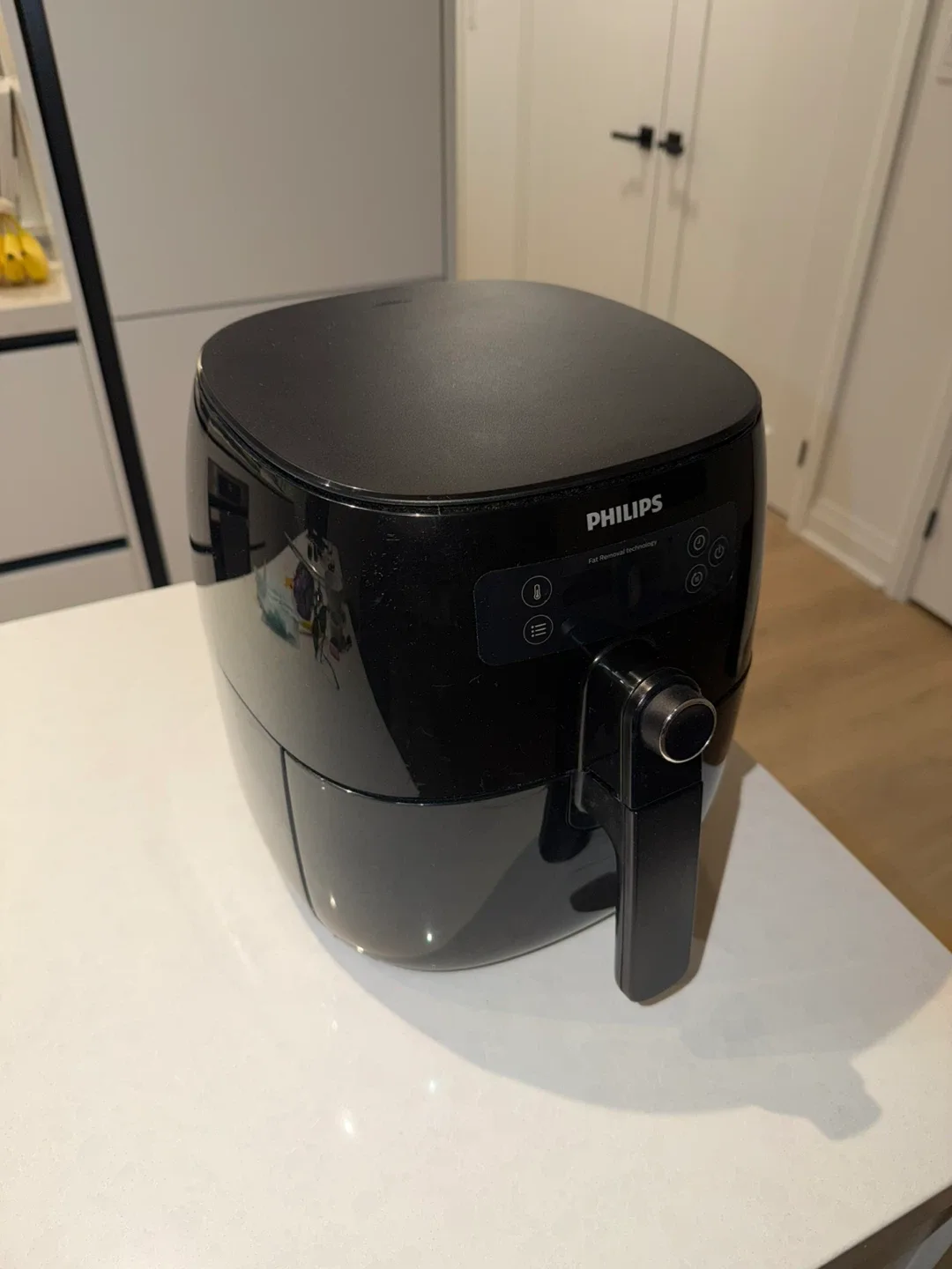 Philips Premium Airfryer HD9741/96 ��– Excellent Condition thumbnail