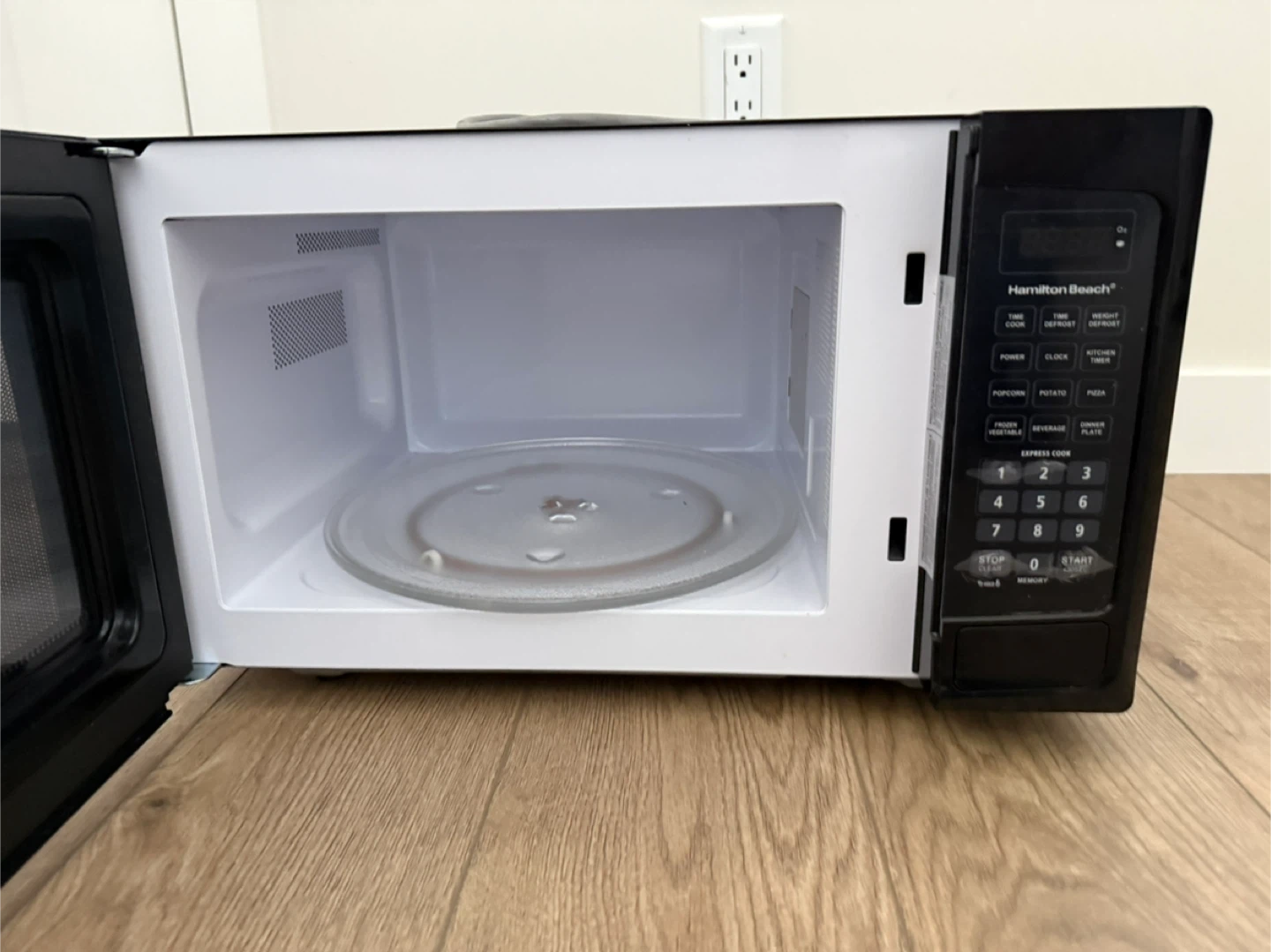 Hamilton Beach Microwave - Black - photo 3