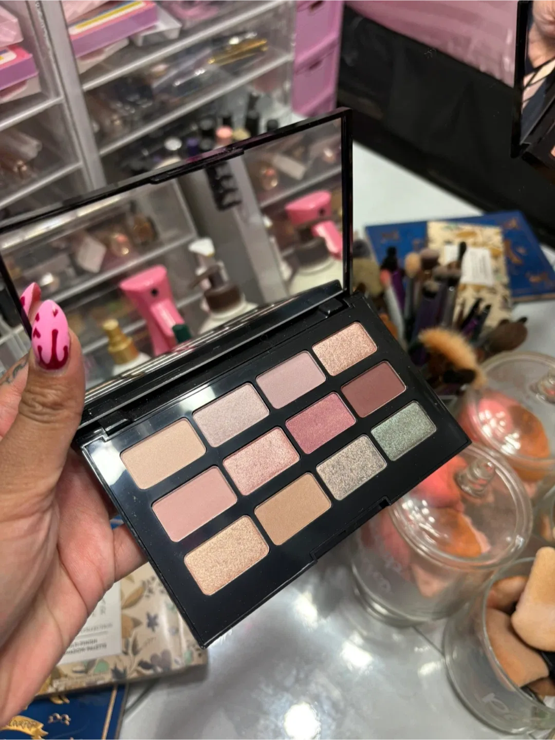 Laura Geller The Casual Collection Eyeshadow Palette image indicator(2)