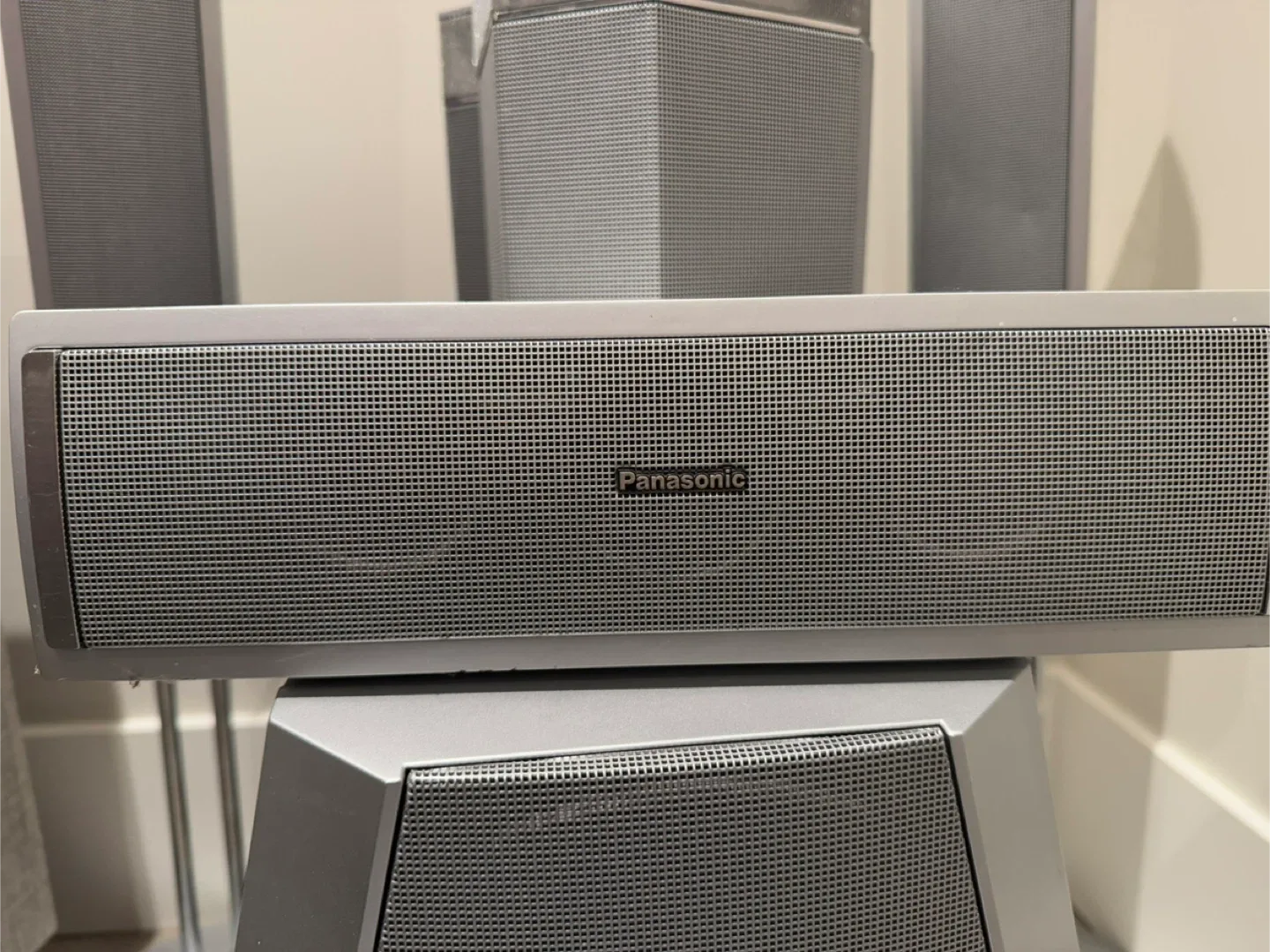 Panasonic SA-HT920 DVD Home Theater Sound System image indicator(4)