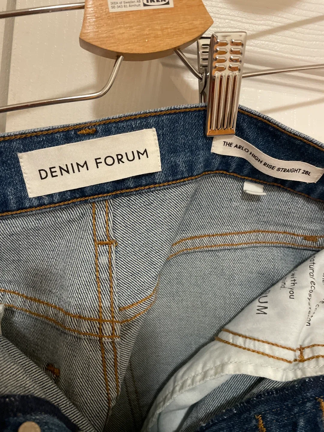 Aritzia/Denim Forum Arlo High Rise Straight Jeans size 24 image indicator(3)