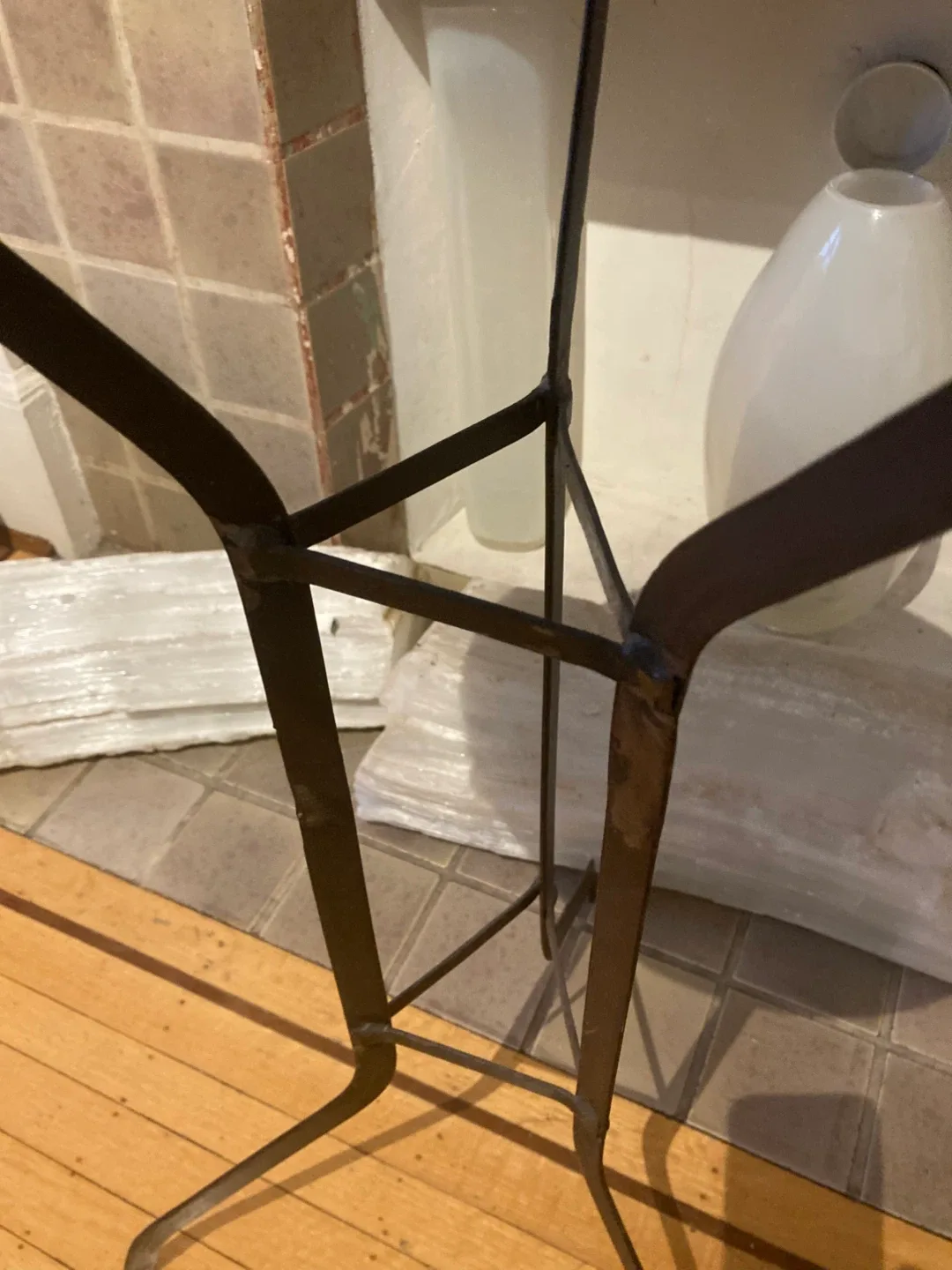 Unique Artisan Round Metal Side Table image indicator(7)