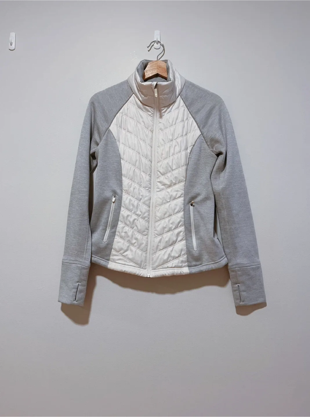 Women’s Nike & Zella Fleece Jackets image indicator(2)