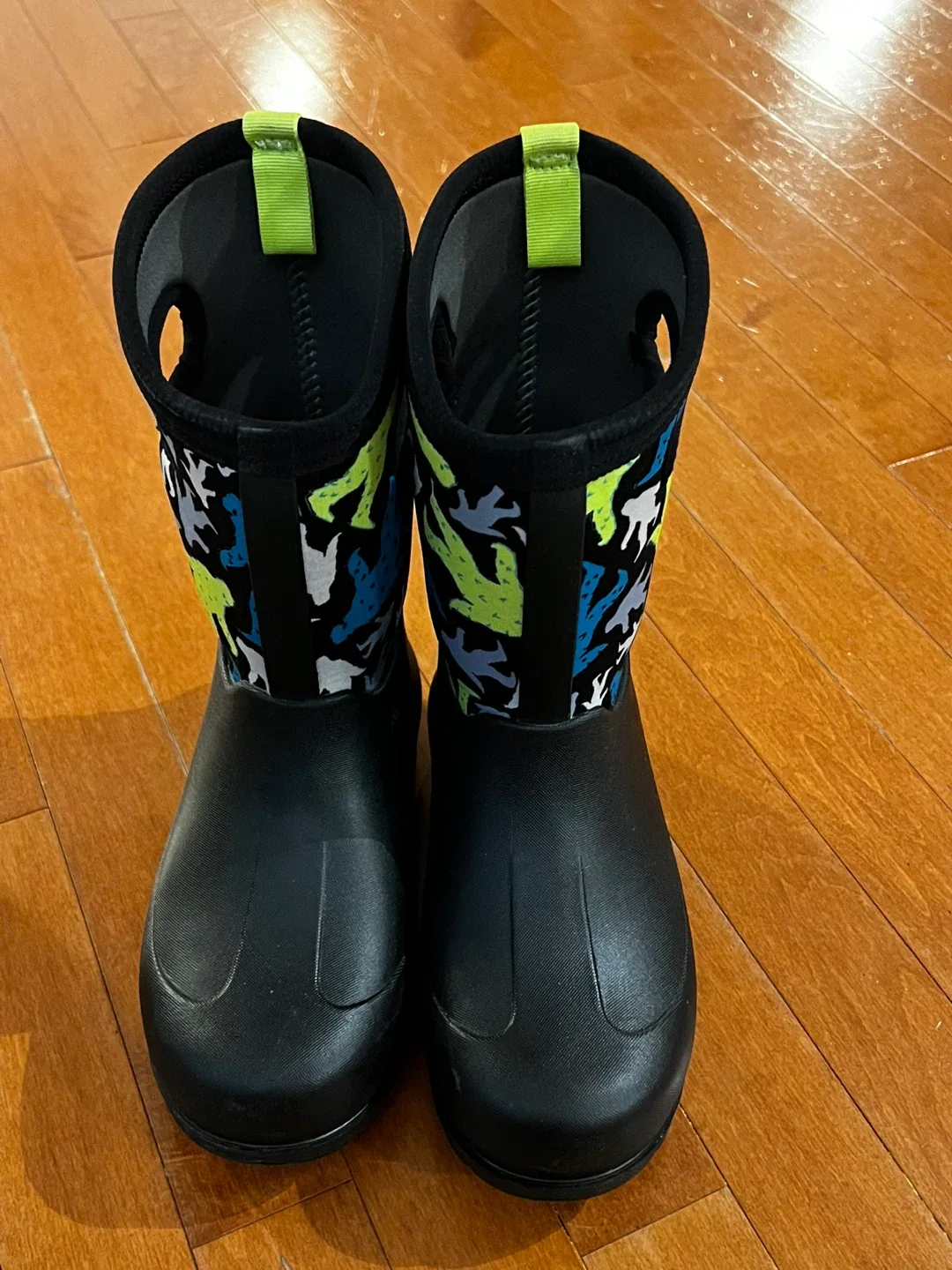 New! Bogs Youth Neoclassic Bigfoot Winter Boots - Size 3 image indicator(2)