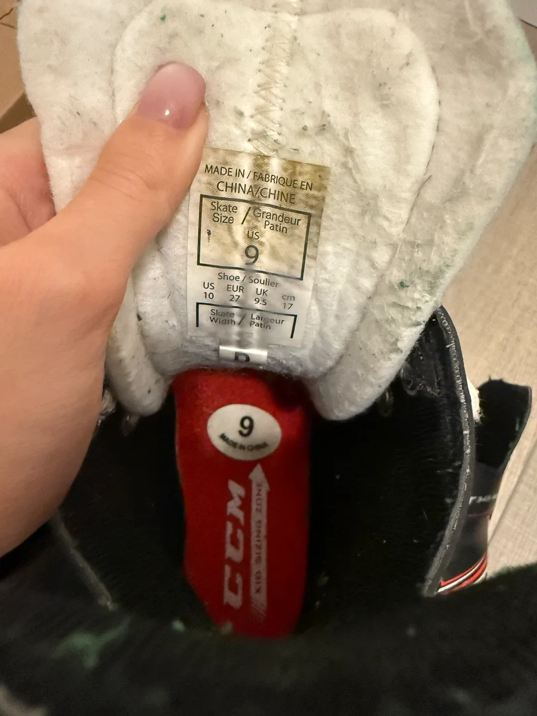 CCM JetSpeed FT345 Ice Hockey Skates -Kids - Size 9 image indicator(4)