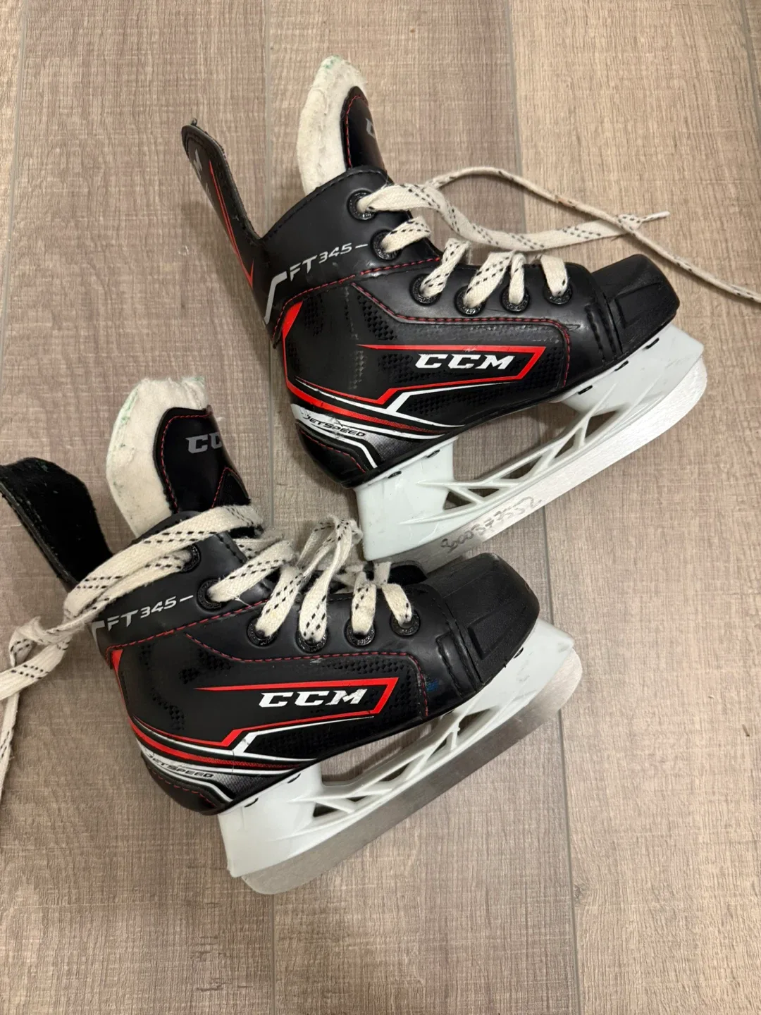 CCM JetSpeed FT345 Ice Hockey Skates -Kids - Size 9 thumbnail