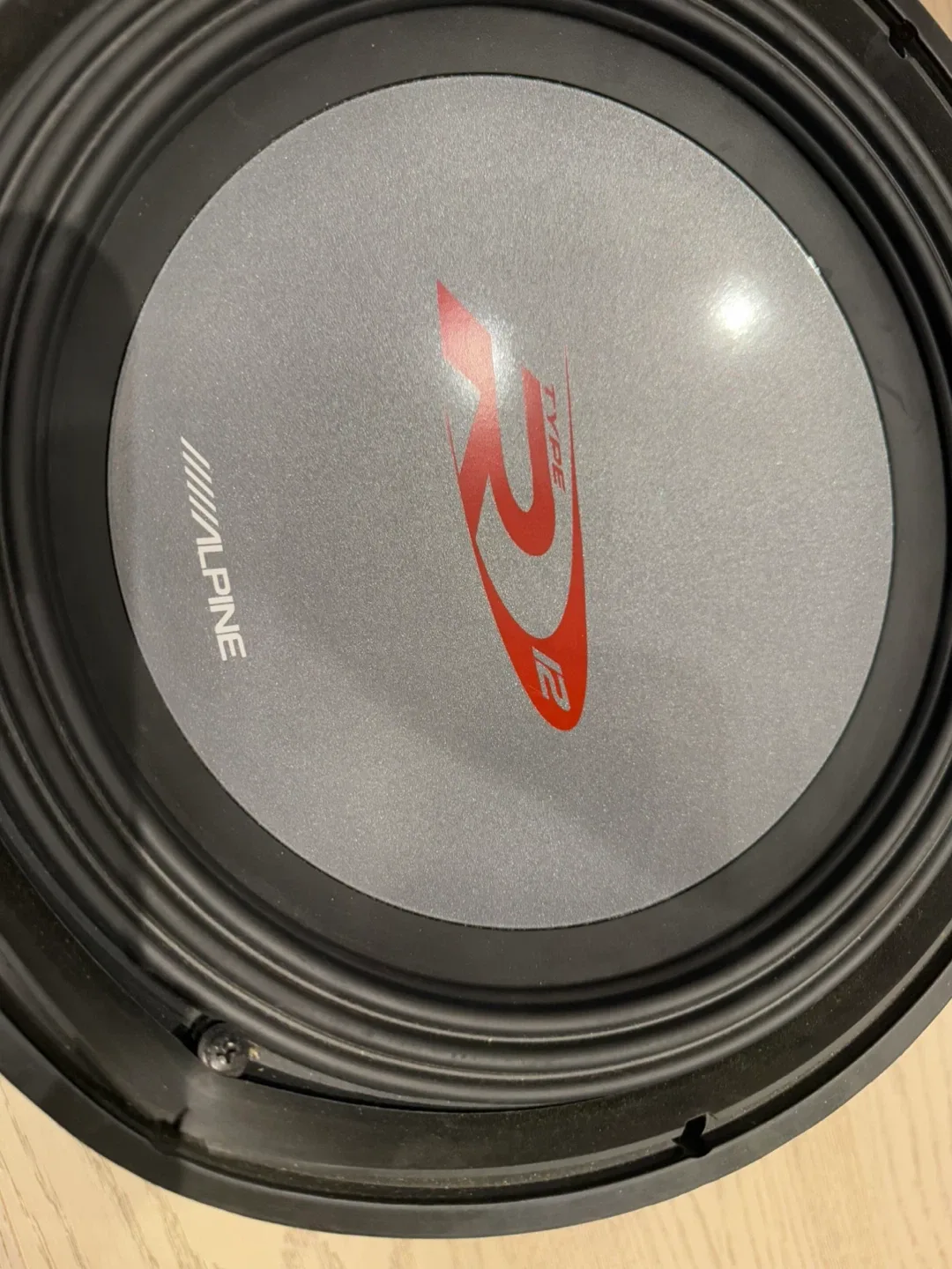 Alpine R-Type 12" Subwoofer image indicator(2)