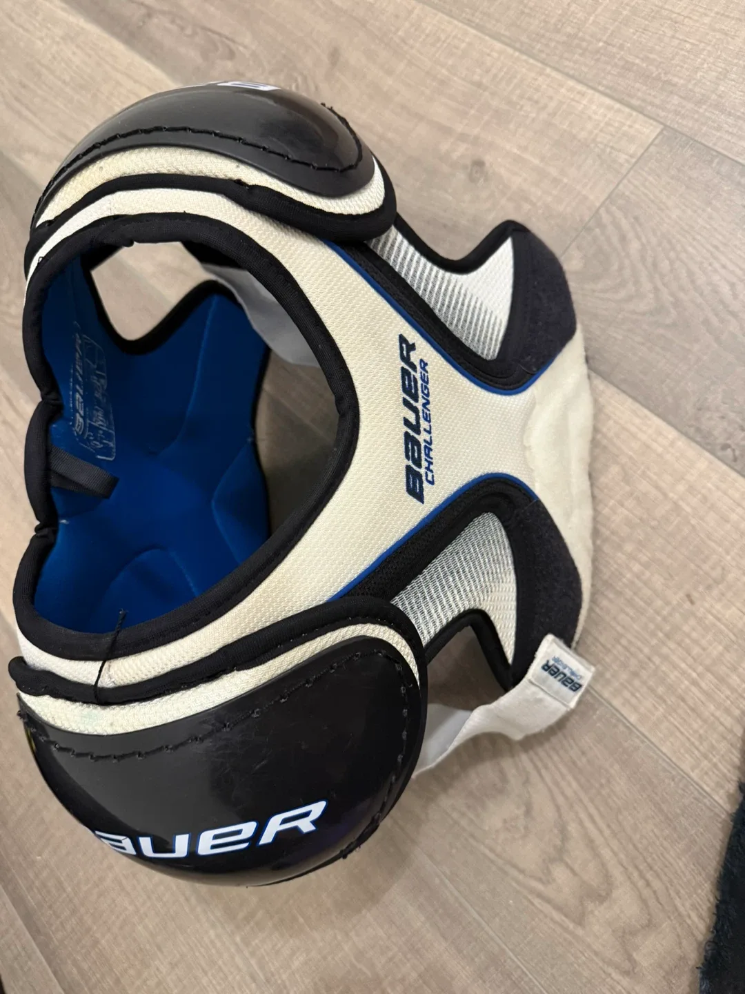 Bauer Challenger Youth Shoulder Pads - Size S/P image indicator(3)