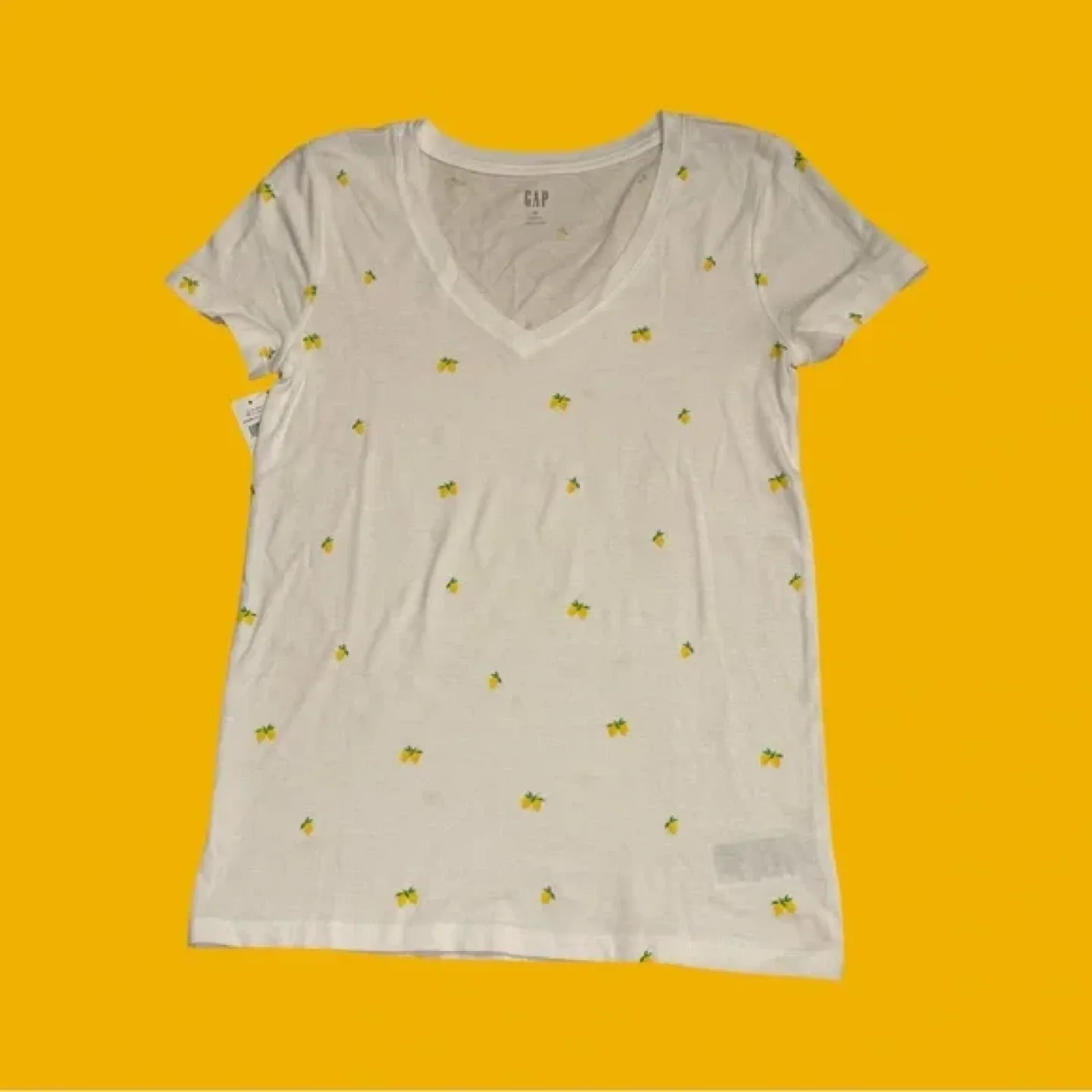 GAP White Lemon Print T-Shirt - Size S image indicator(2)