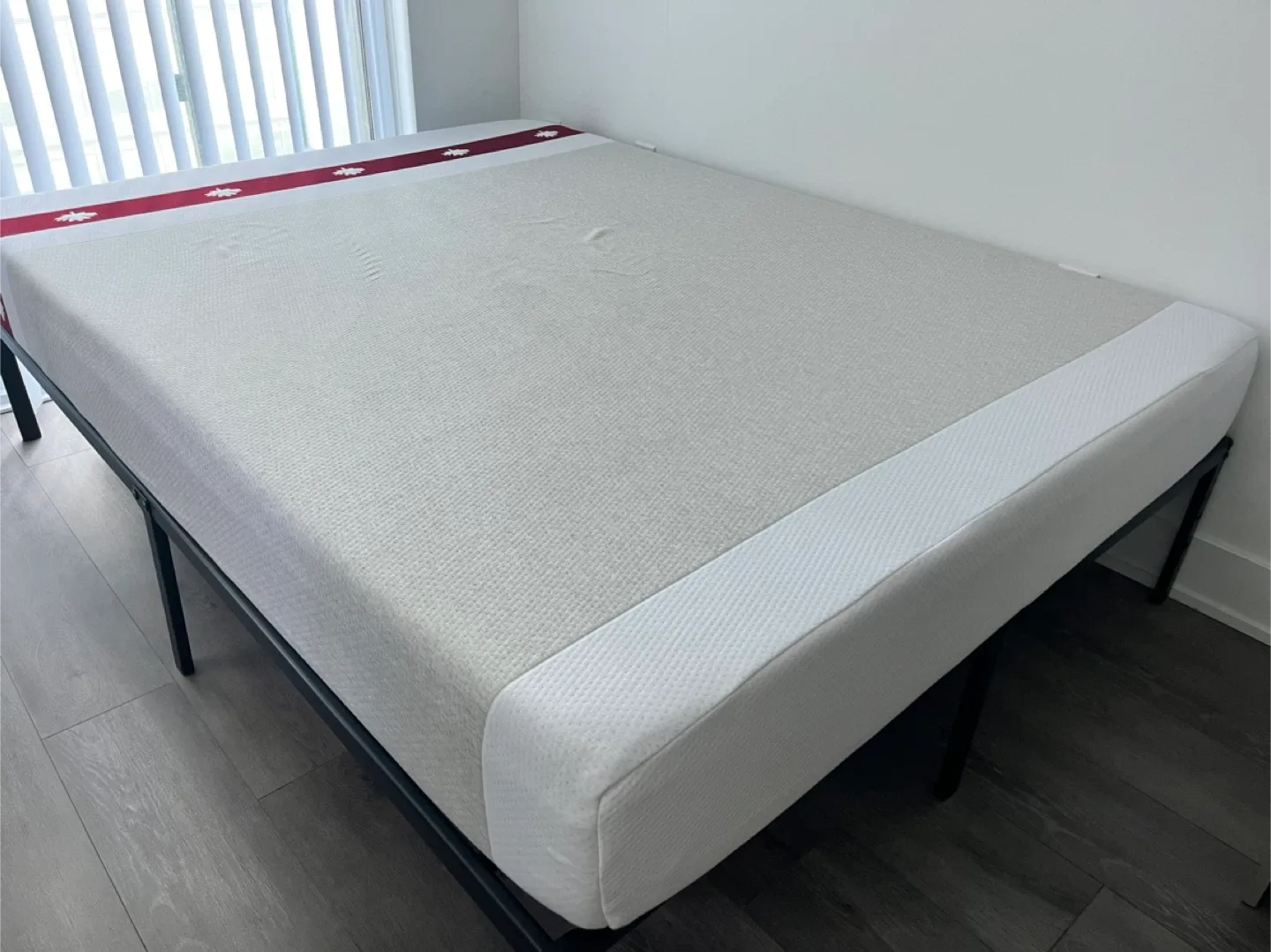 Juno Queen Mattress + bed frame image indicator(3)