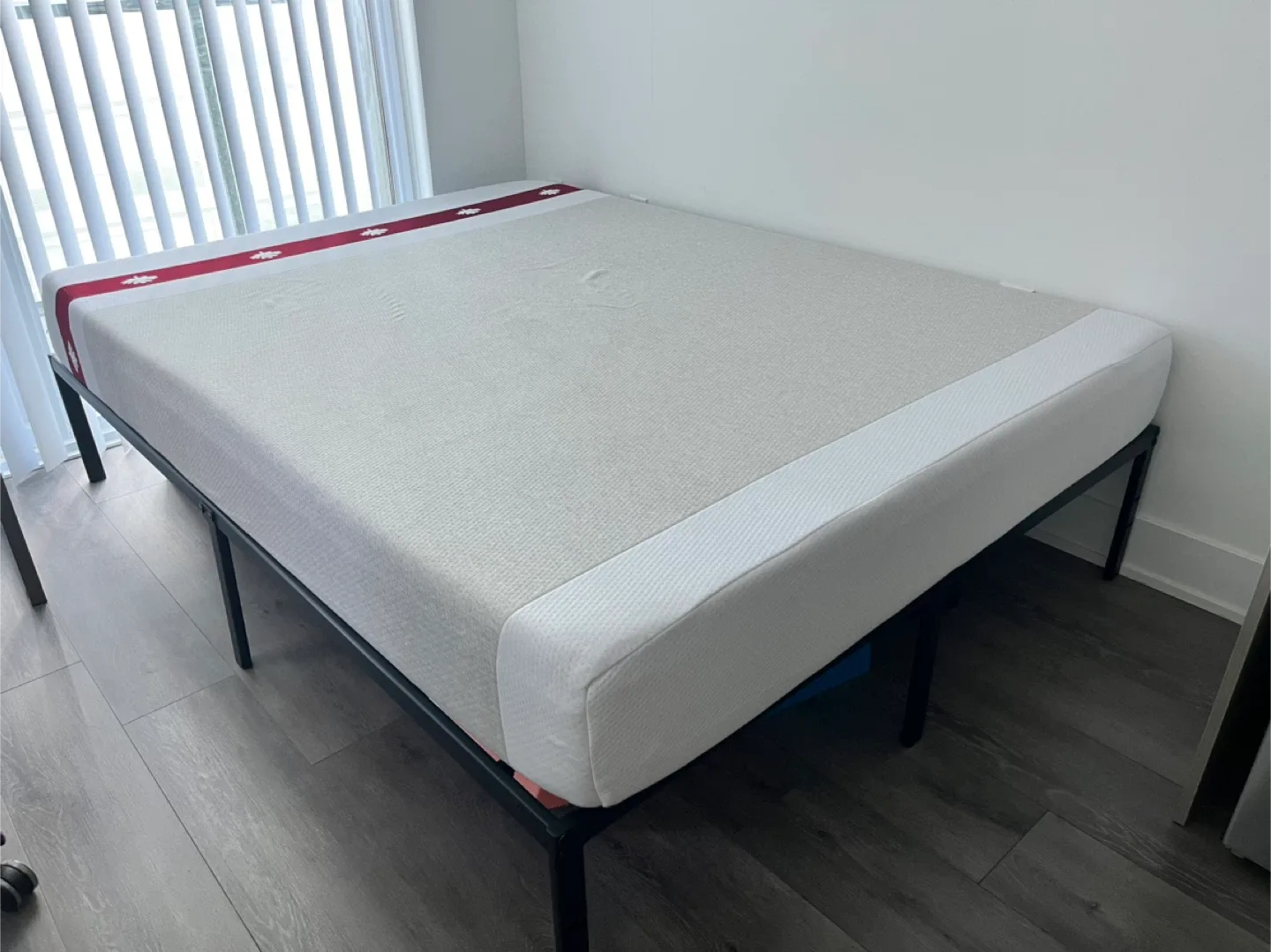 Juno Queen Mattress + bed frame image indicator(2)