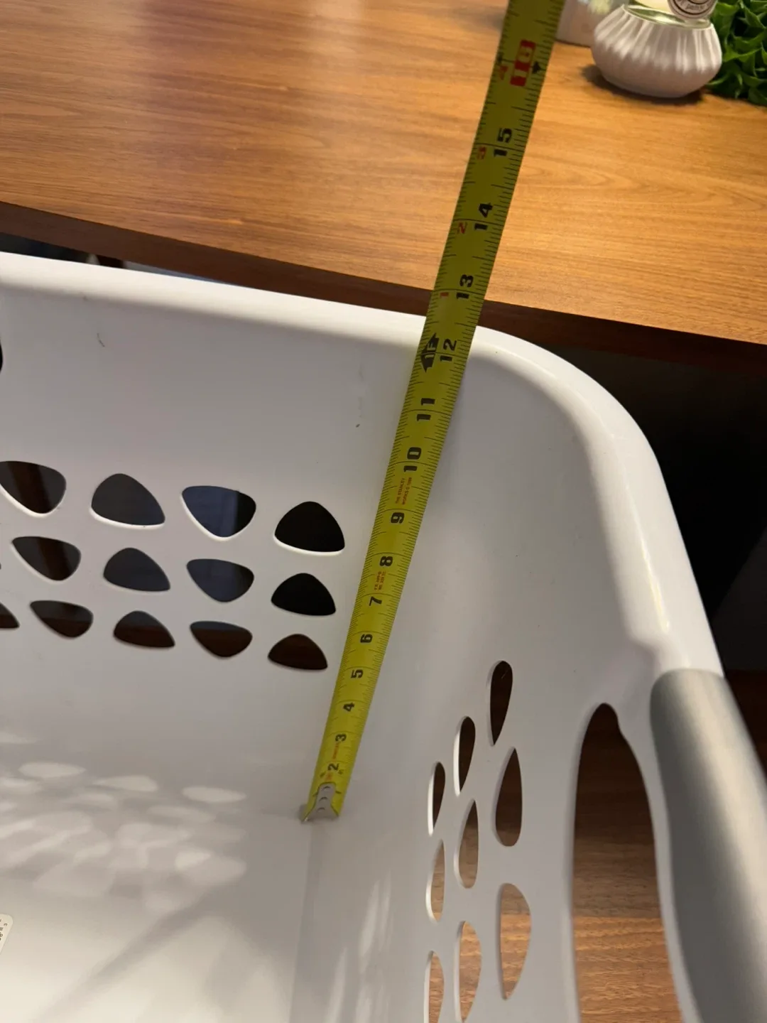 Sterilite Ultra Laundry Basket - White, 2 Bu / 71 L image indicator(4)