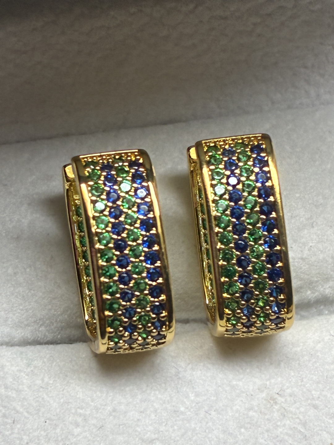 Luxury design 18k gold filled multi color square hoop earrings.