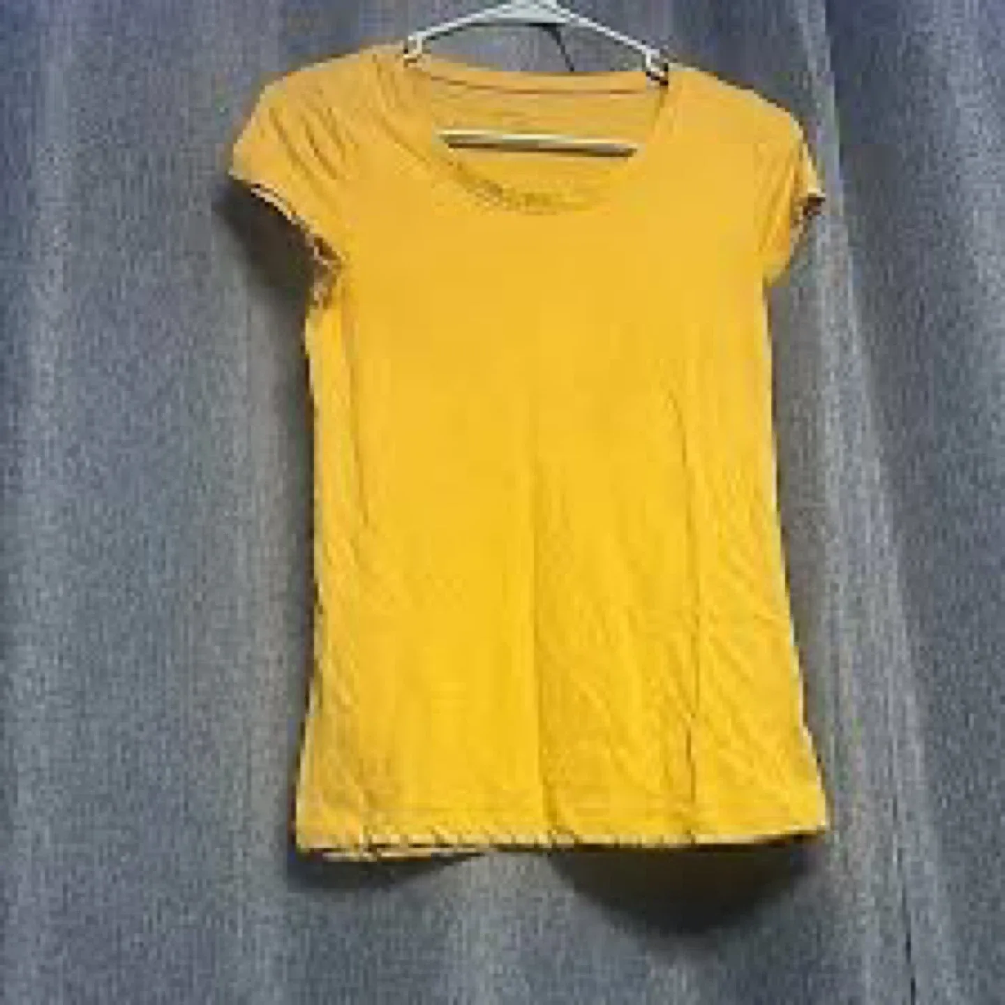 Yellow T-Shirt image indicator(2)
